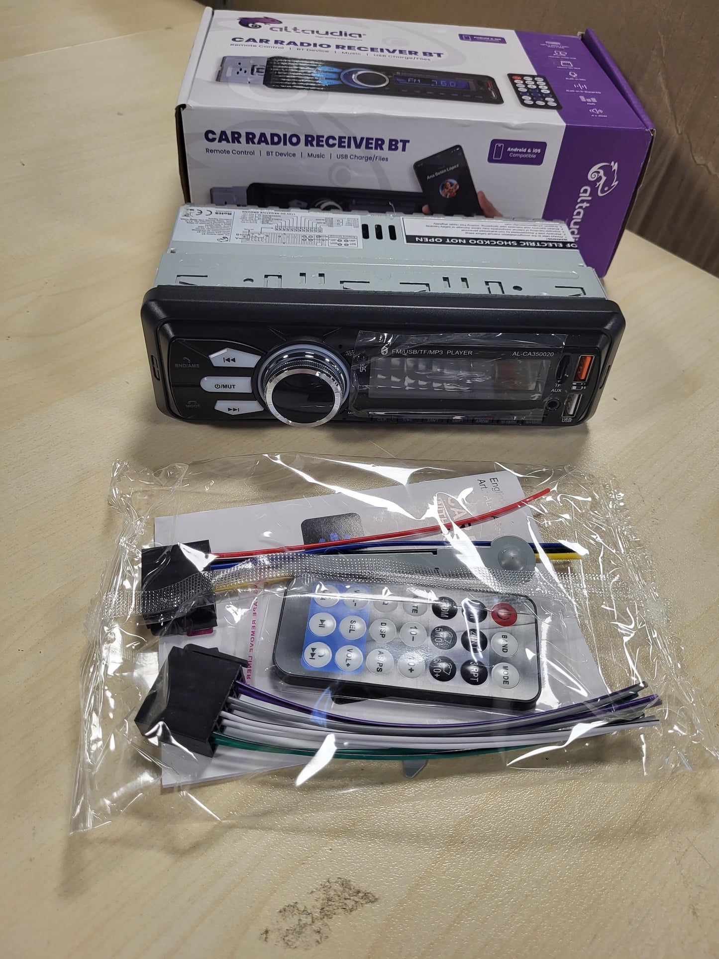 268665 - ALTAUDIA STEREO MAKINE - 1 DIN - 4X45W - BLUETOOTH 5.0, FUNKSION AUX, MP3 PLAYER DHE X2 USB, FM, PA DUAR, 7 NGJYRA, TELEKOMANDË, FUNKSION MEMORIEJE, EKRAN LCD, IOS DHE ANDROID