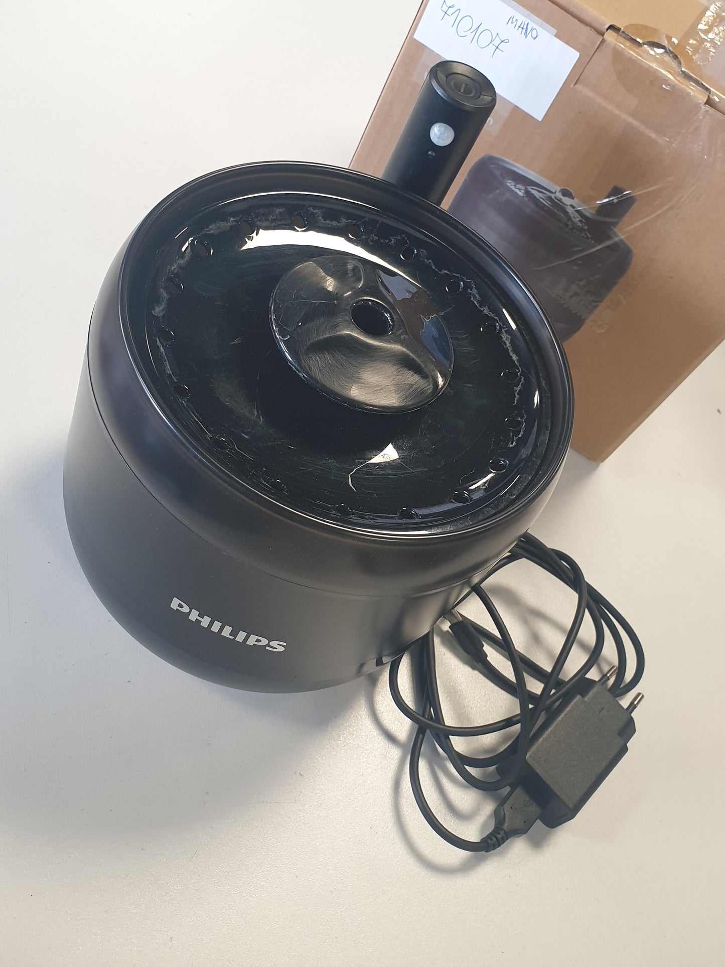 260481 - PHILIPS Shatërvan për Pije Pet Series – Kapacitet 2.2L, Filtrim me shumë shtresa, Sensor lëvizjeje, Pompë e heshtur, Enë që nuk derdhet, Rezistent ndaj gërvishtjeve, Pastrim i lehtë, Bazë e qëndrueshme (PAW3210/02)