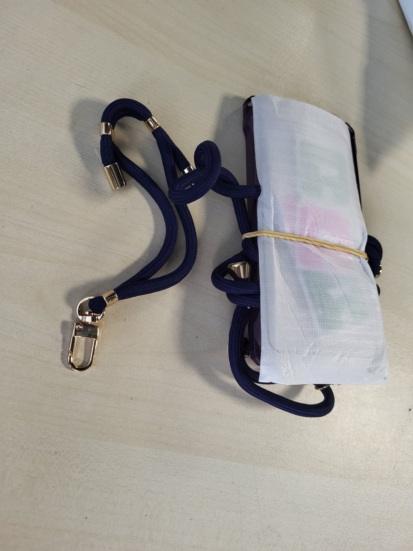 267293 - GUtttGU Mbrojtëse Telefoni me Rrip për Galaxy S24, Përfshin 2 Mbrojtëse Ekrani prej Xhami të Temperuar, 2 Mbrojtëse Kamere, Mbrojtëse Transparente me Lidhëse për t'u Mbajtur Rreth Qafës, Vjollcë