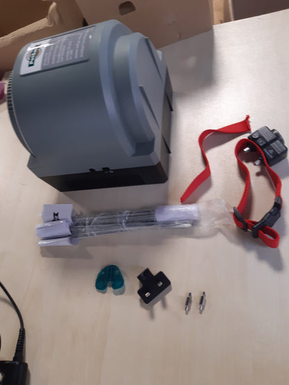 157001 - PETSAFE - Sistem Portativ pa Tel për Mbjajtjen e Kafshëve Shtëpiake, Jakë me Ujësisësi, 5 Nivele Stimulimi të Sigurt, Rreze Maksimale 27.5m, Funksionim me Bateri