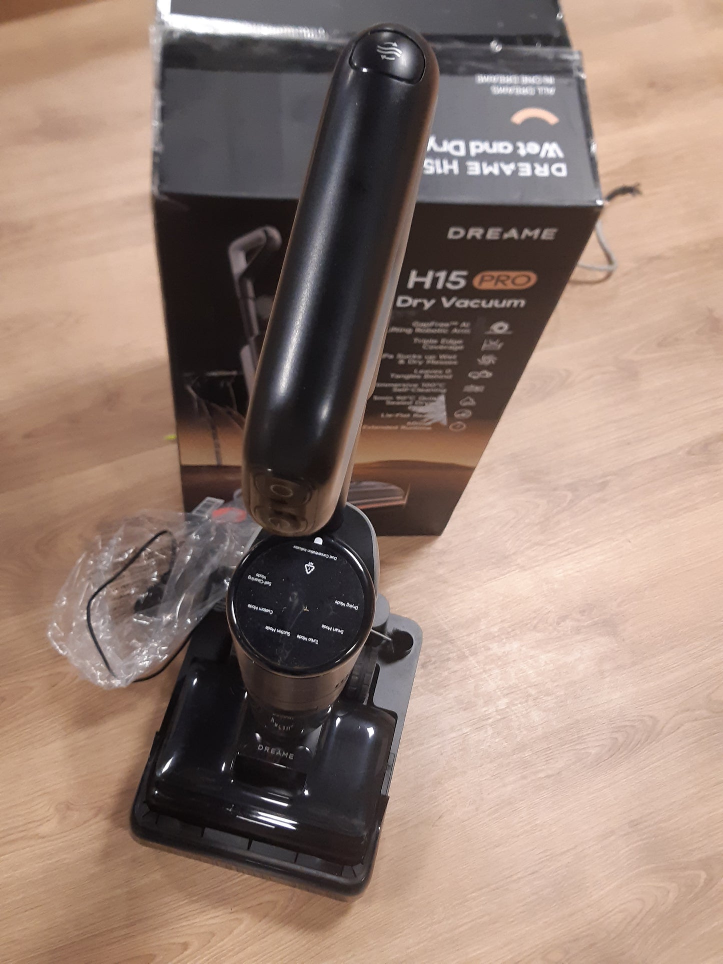 144017 - DREAME H15 Pro - Fshesë me korrent për dysheme, thithje 21,000 Pa, me krah robotik DescendReach GapFree AI, furçë zhytëse për larje në 100°C dhe tharje 5-minutëshe në 90°C