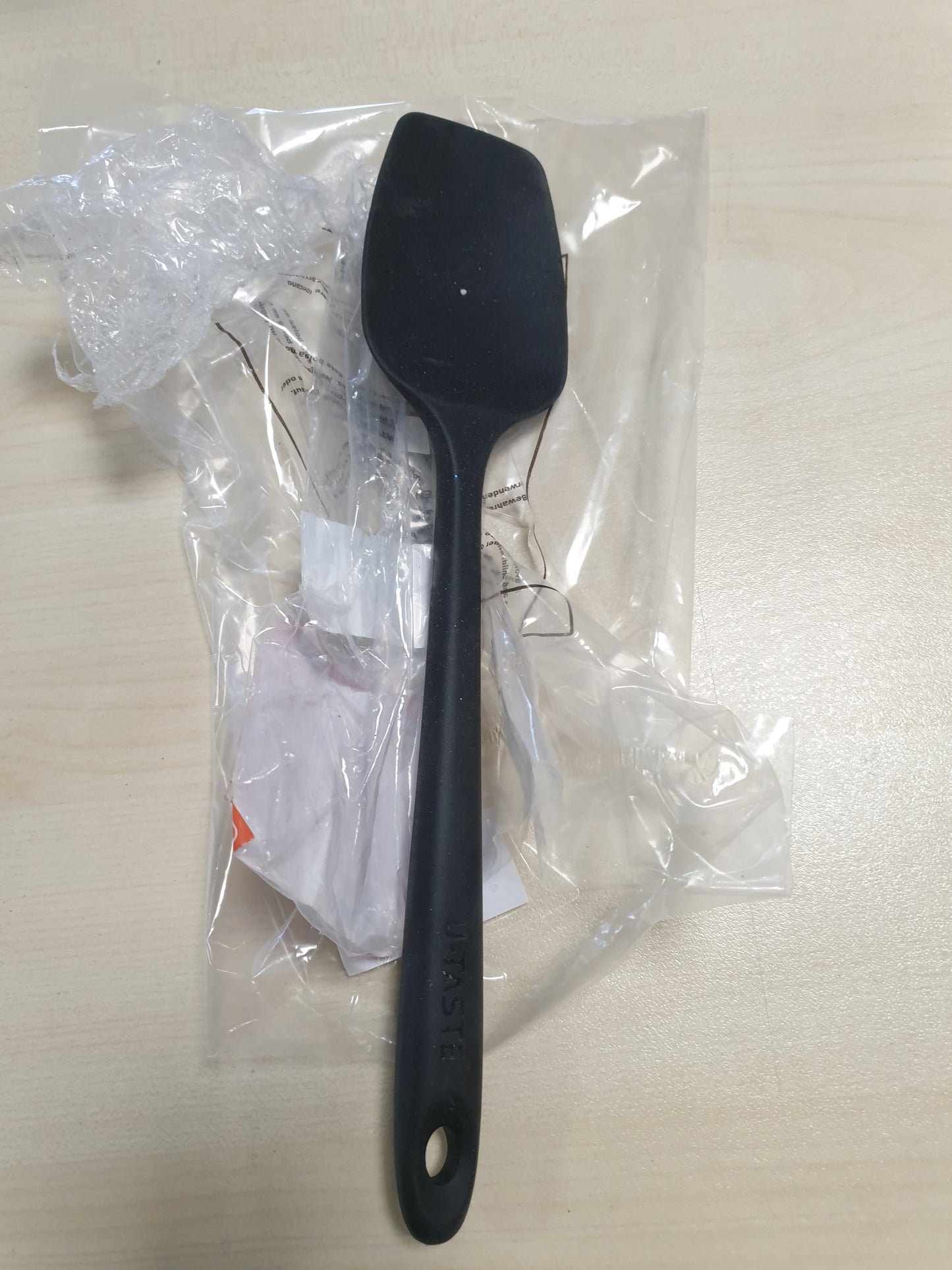 253917 - SPATULA ME LUGË SILIKONI, rezistente ndaj nxehtësisë së lartë 315℃, 29 cm, e zezë