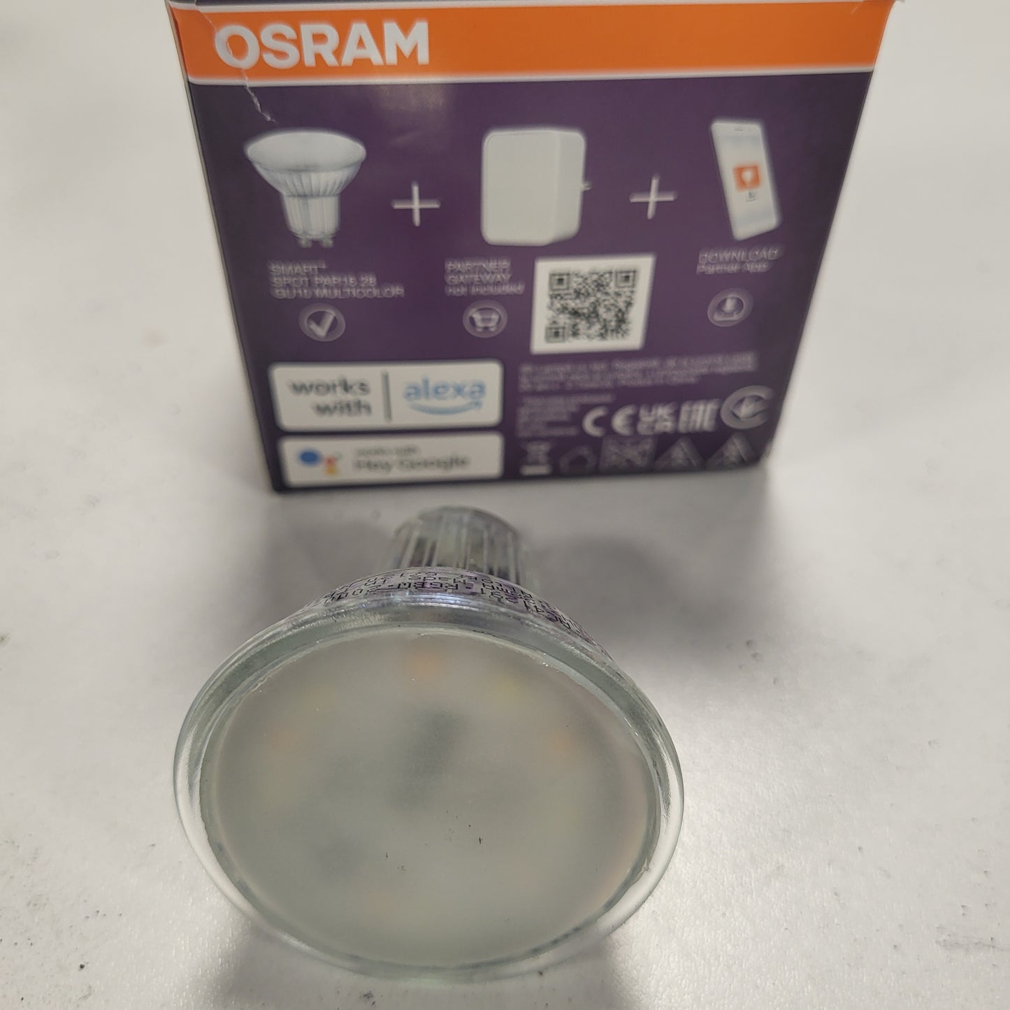 257358 - OSRAM Reflektor SMART LED Spot PAR16 GU10, 4.9W ZigBee 3.0, RGBW 16 Milion Ngjyra, i Errësueshëm, Kontroll Aplikacioni, Alexa