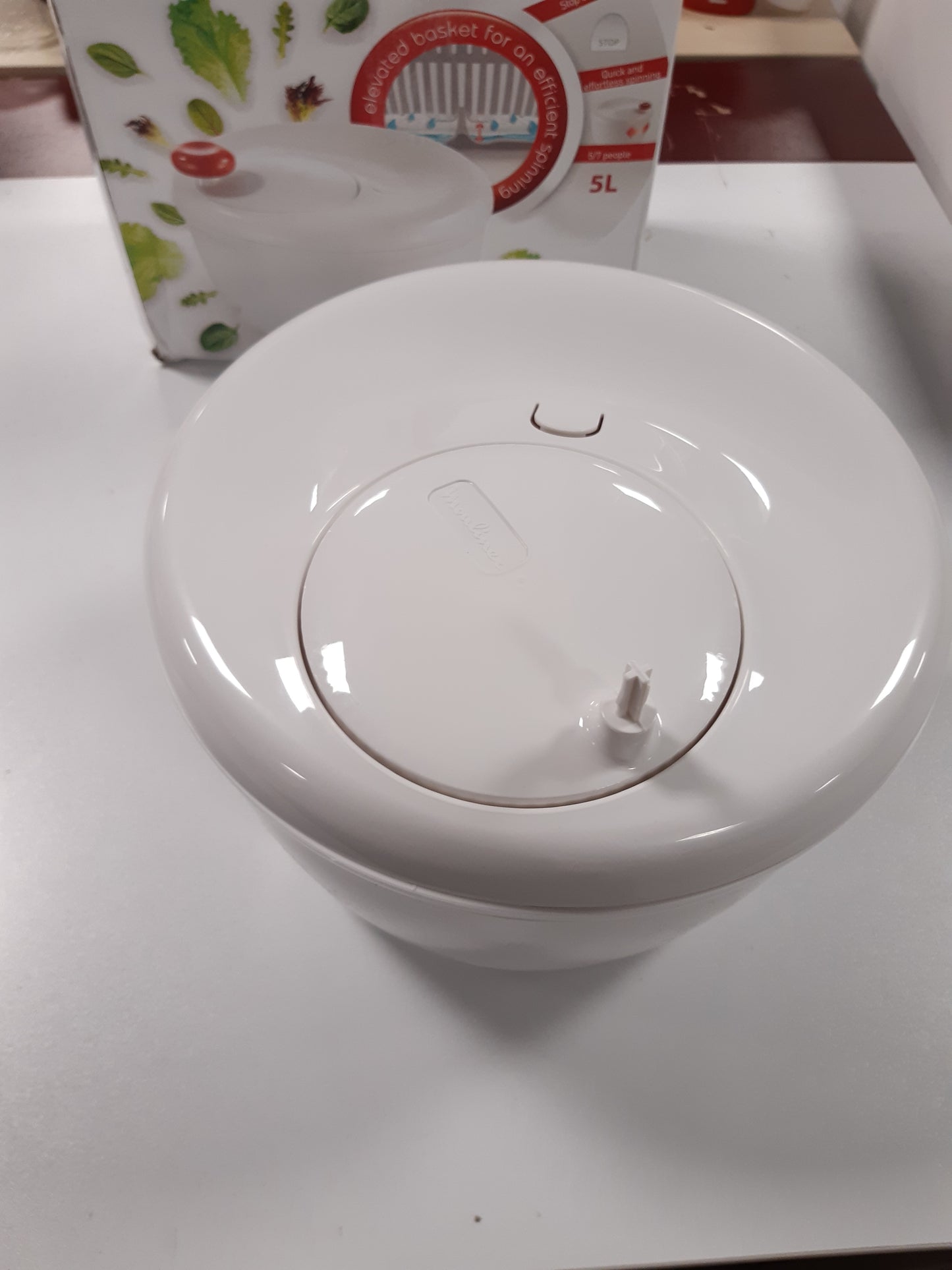 252572 - MOULINEX Sallatë Spinner, Kapacitet 5L, Buton Ndalese, i Bardhë, K1010114, Prodhuar në Francë