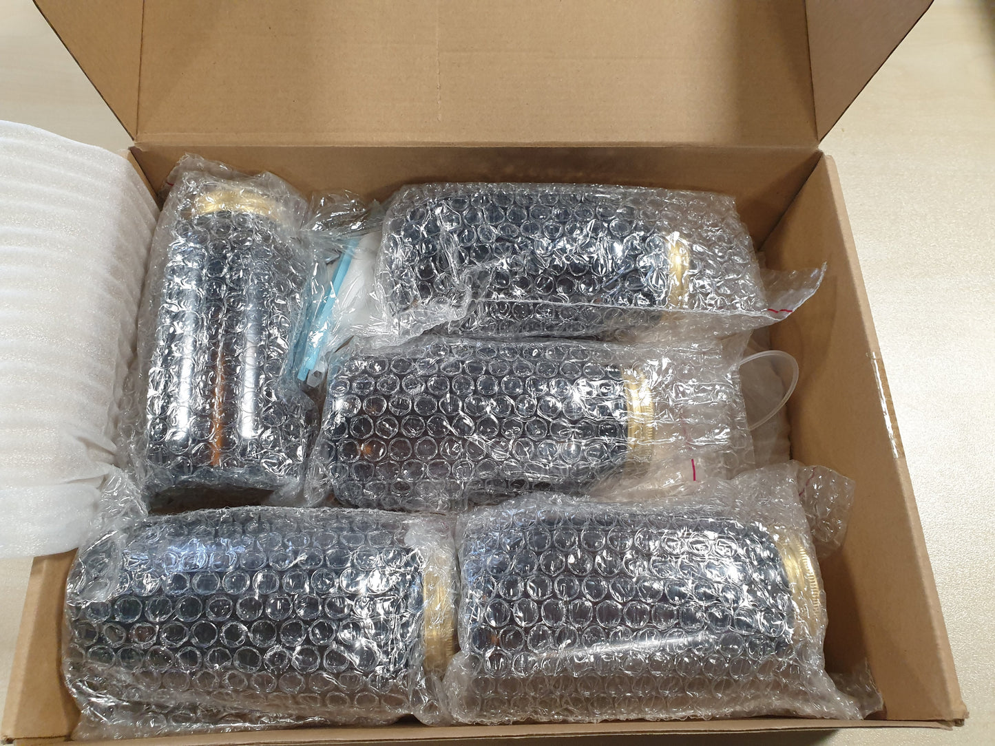 14942 - SHISHE TABLETASH QELQI QELQI 200 CC - SHISHE TABLETASH E IMPORTUAR 200 ML ME KAPAK TË VULOSUR NGA ARRI