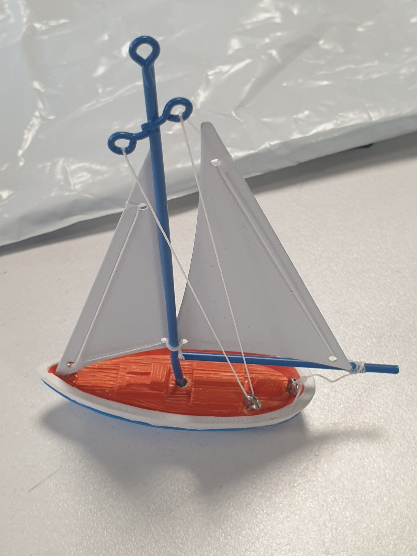 225173 - HOBBYFUN. Varkë me vela CREApop, 7 x 11 cm, detare.