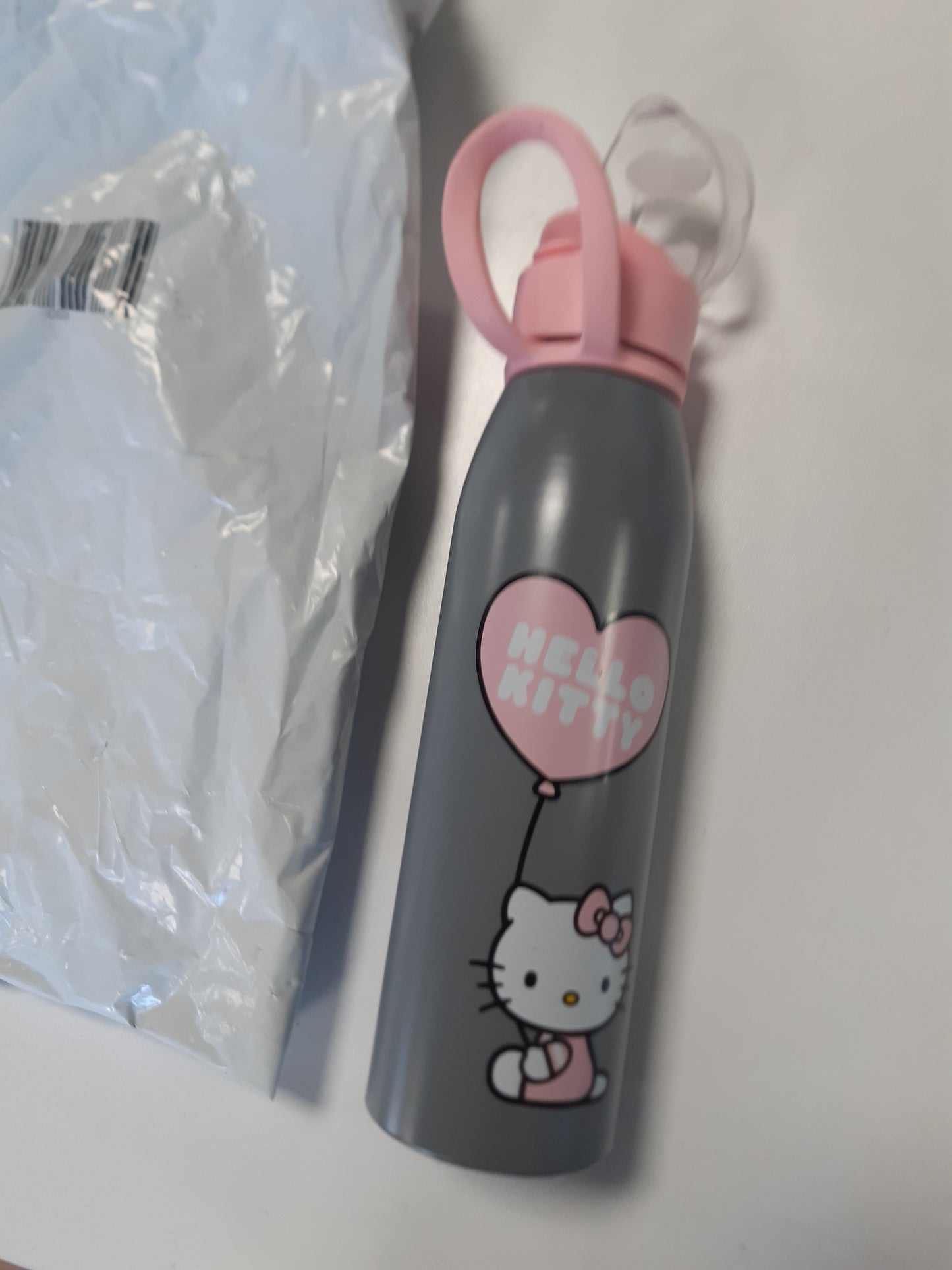 242854 - Hello Kitty Shishe uji për fëmijë prej çeliku inox 590 ml, E papërshkueshme nga rrjedhjet, me grykë për pirje, gri-rozë