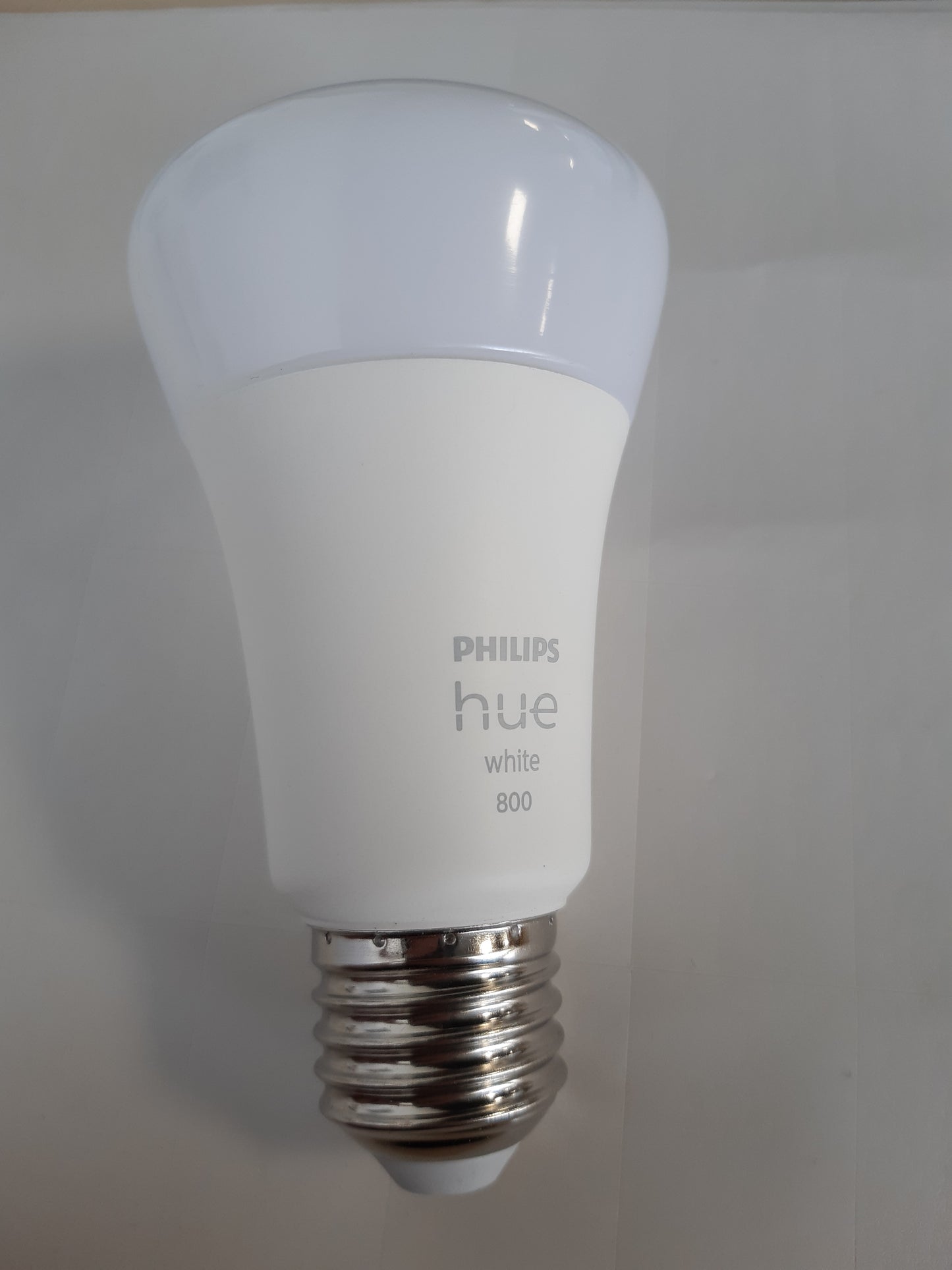 247482 - PHILIPS HUE Dritë LED e Bardhë E27, 806 lm, llambë e errësueshme, kontroll inteligjent me zë dhe aplikacion