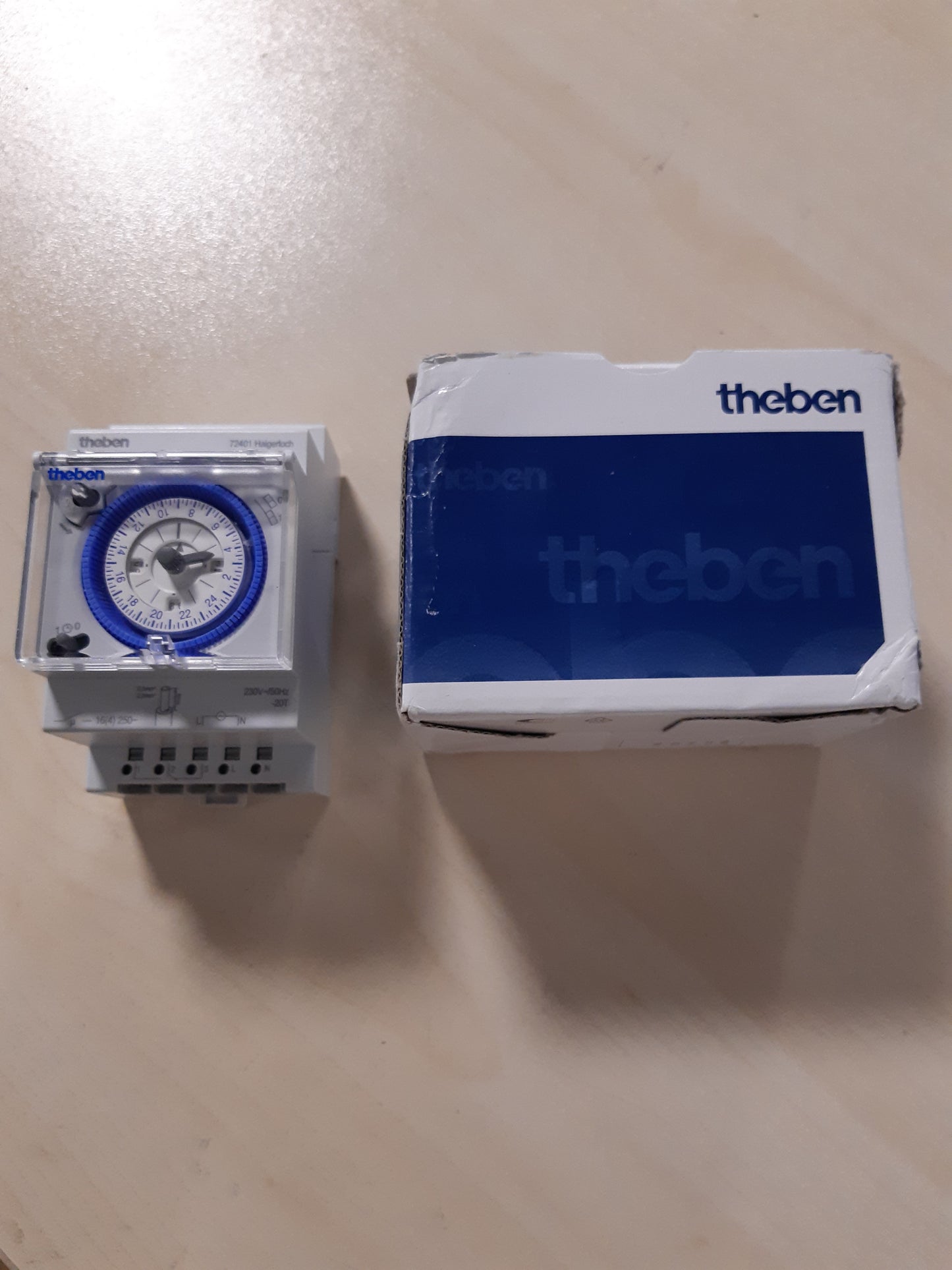 164567 - THEBEN 1610011 SYN 161d Ndërprerës Kohor Analog me Motor Sinkron dhe Program Ditore