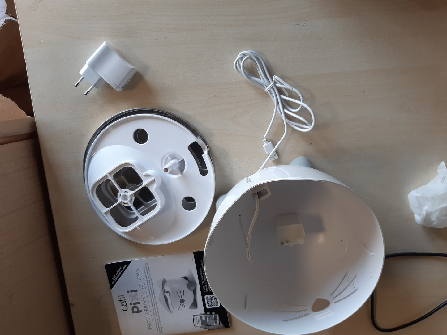 245139 - CATIT Shatërvan inteligjent për pije Pixi, rezervuar uji 2L, i kontrolluar nga aplikacioni