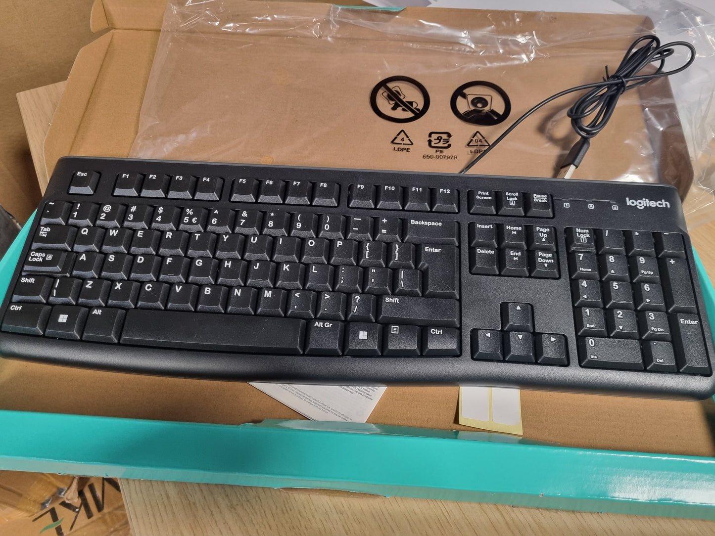 189693 - LOGITECH Tastierë me Tel K120, QWERTY SHBA, E Zezë, Modeli 920-002509