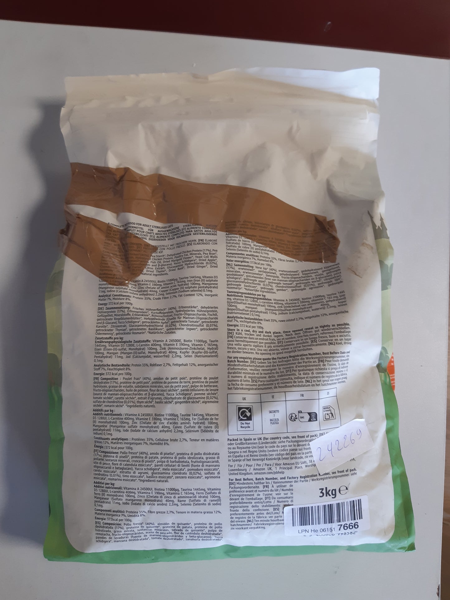 242269 - AMAZON Ushqim për mace të rritura të sterilizuara pa drithëra, me mish pule të freskët - 3 kg