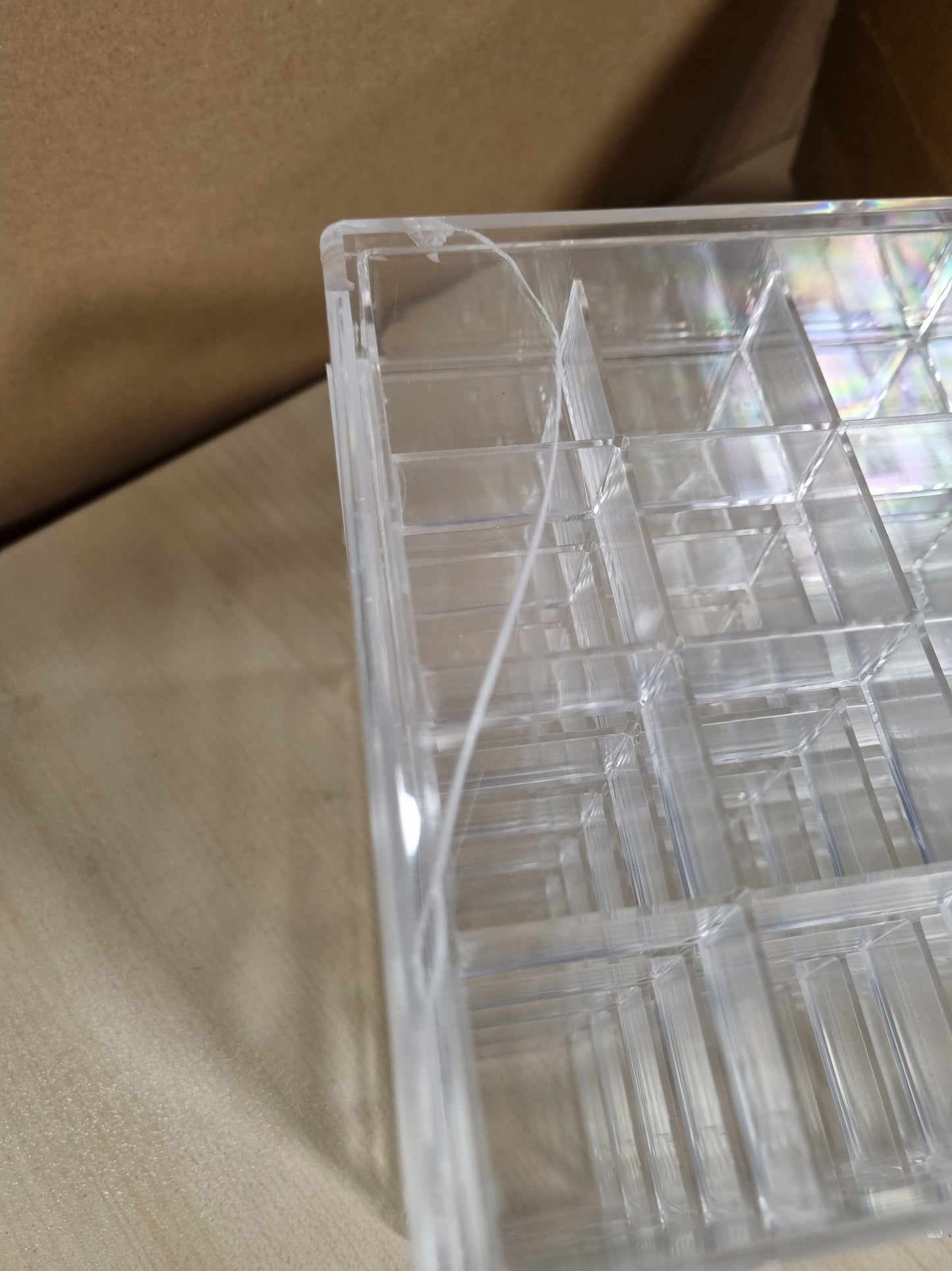 217798 - DMNNLP Vitrinë e vogël ekspozimi me gurë, 5 sirtarë, 120 rrjeta (3 x 3 cm), Kuti koleksioni prej akriliku transparent, Vitrina ekspozimi për objekte koleksionimi, Gurë të vegjël, Kuti për ruajtjen e gurëve të çmuar (21.5 x 14 x 14.5 cm)