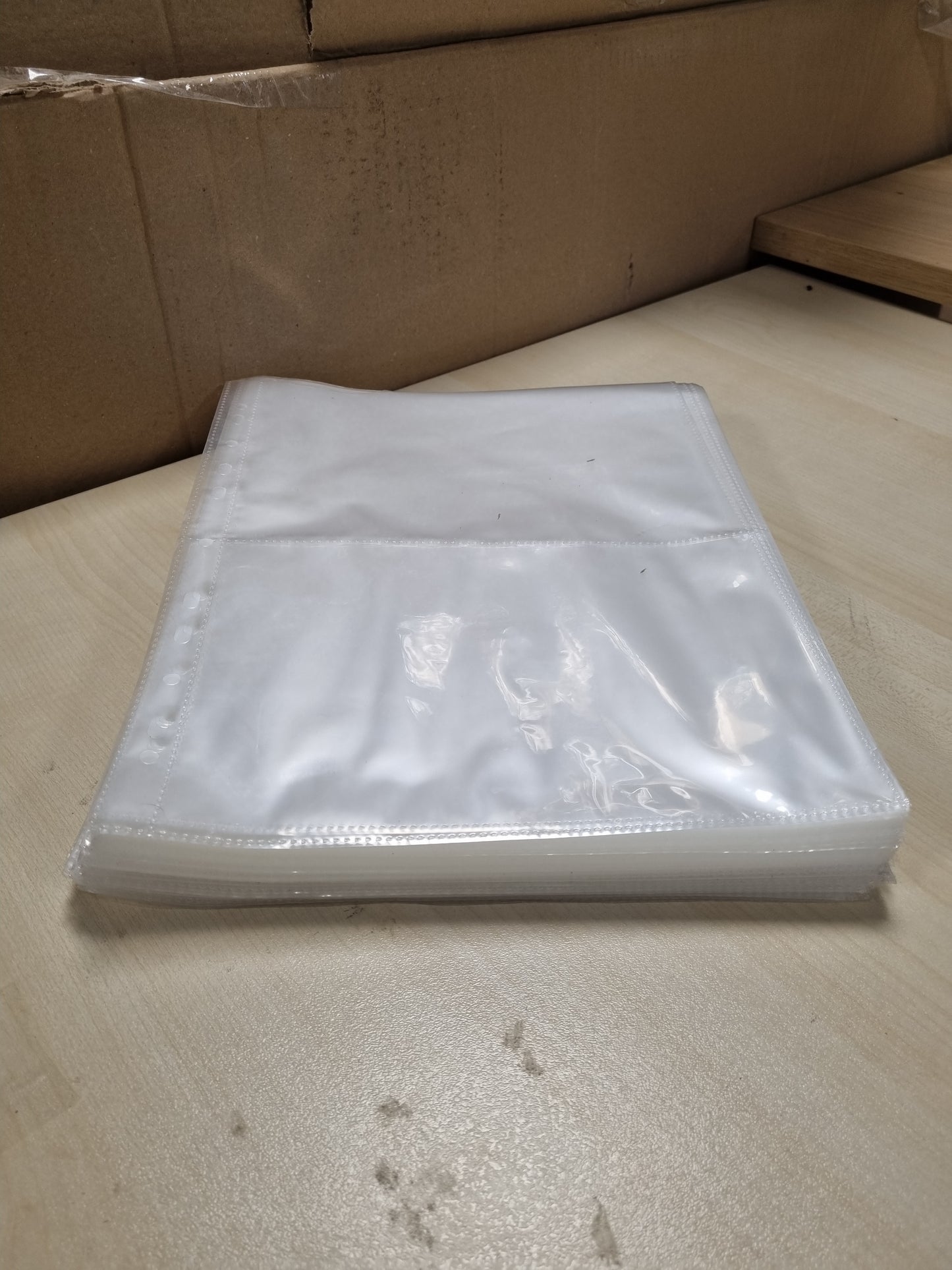 128306 - Pako A4 ECOPLUS me 120 Mbështjellëse Fotografike, 480 Xhepa për Dosje Unazash A4 2/3/4, Transparente, 2 Ndarje, Mbrojtëse Faqesh me 2 Xhepa nga të Dyja Anët, Faqe Mbushëse Albumi Fotografike me Ngarkim nga Sipër, Për Foto A5 (219 x 152 mm)