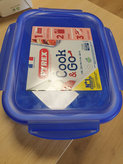 262810 - PYREX Enë qelqi drejtkëndëshe Cook & Go me kapak hermetik Ø 24 cm, për furrë