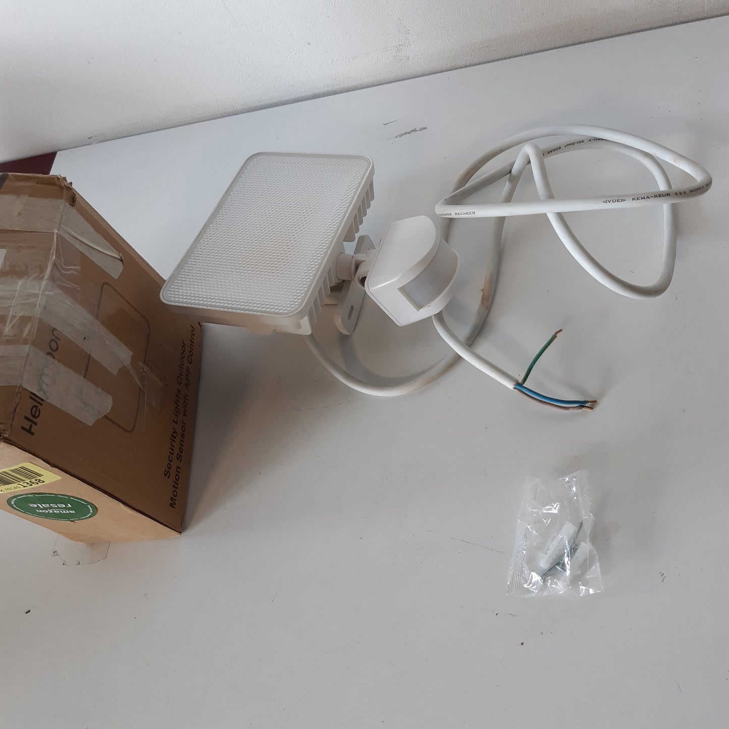 222527 - HELLYMOON Dritë LED 50W me Sensor Lëvizjeje, 5000LM, Kontroll APP, Dritë e Bardhë e Ftohtë 6500K, IP65 e Papërshkueshme nga Uji