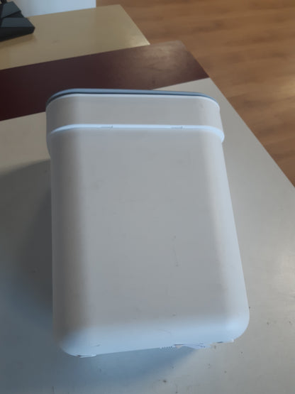 213970 - CURVER Kosh riciklimi 100% i ricikluar me kapak gri të çelët 10L