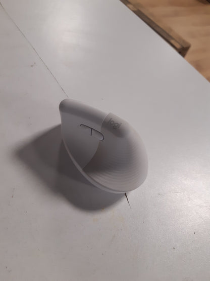 266164 - LOGITECH Lift Vertikal Ergonomik - Maus Pa Tel, Marrës Bluetooth ose Logi Bolt USB, Klikime të Qeta, 4 Butona, I Përputhshëm me Windows/macOS/iPadOS, Laptop, PC - I Bardhë
