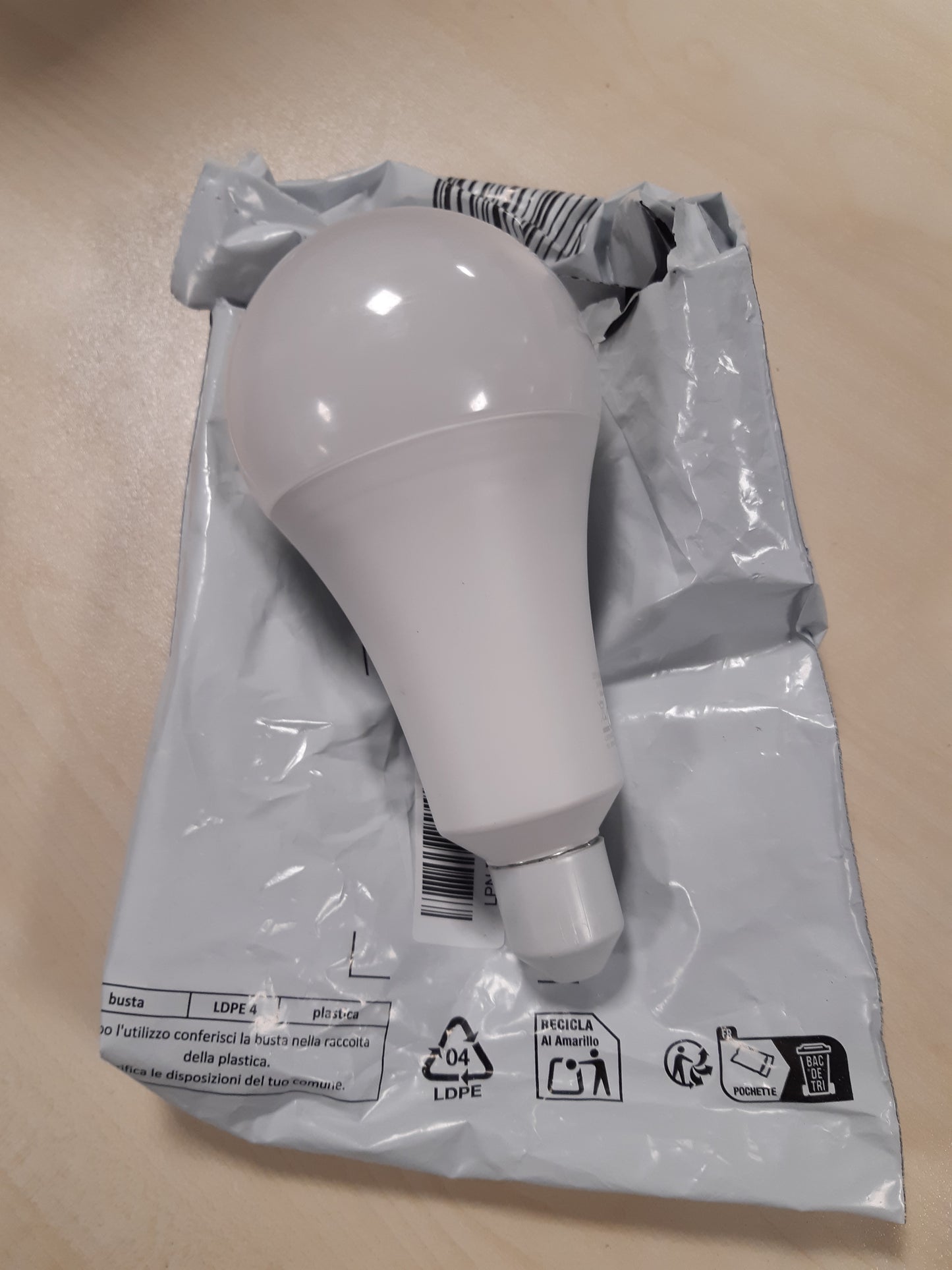 202439 - OSRAM LED Star Classic A200, Llambë LED Mat, Bazë E27, Ngjyra e Bardhë e Ngrohtë (2700K), 3452 Lumen, Ekuivalente me Llambat Inkandeshente 200W, Pako Prej 1