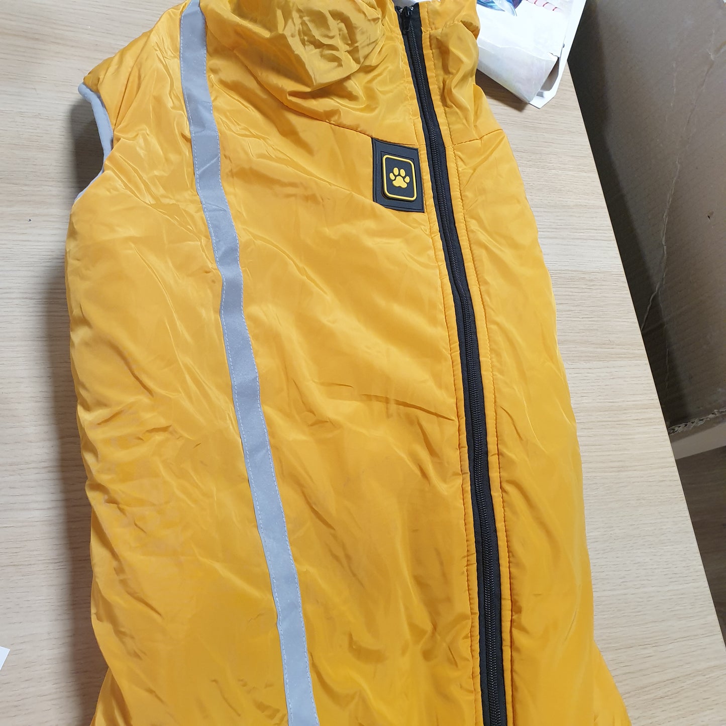 141855 - FRCOLOR – xhaketë dimërore për qen, rezistente ndaj shiut dhe ujit, me shtresë fleece të trashë, shirita reflektues, jakë të lartë të rregullueshme dhe hapje të fshehur për rrip, për mot të ftohtë.