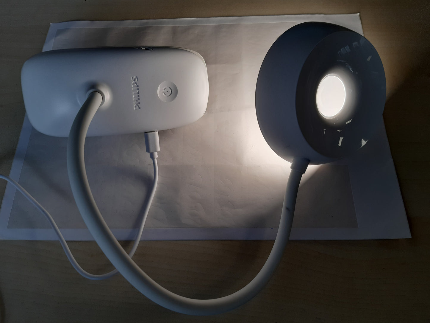 209114 - PHILIPS LED Llambë e Rregullueshme Donutclip me USB 3W [E Bardhë e Ftohtë - E Bardhë] për ndriçim të brendshëm, lexim, zyrë, punë, dhomë gjumi.