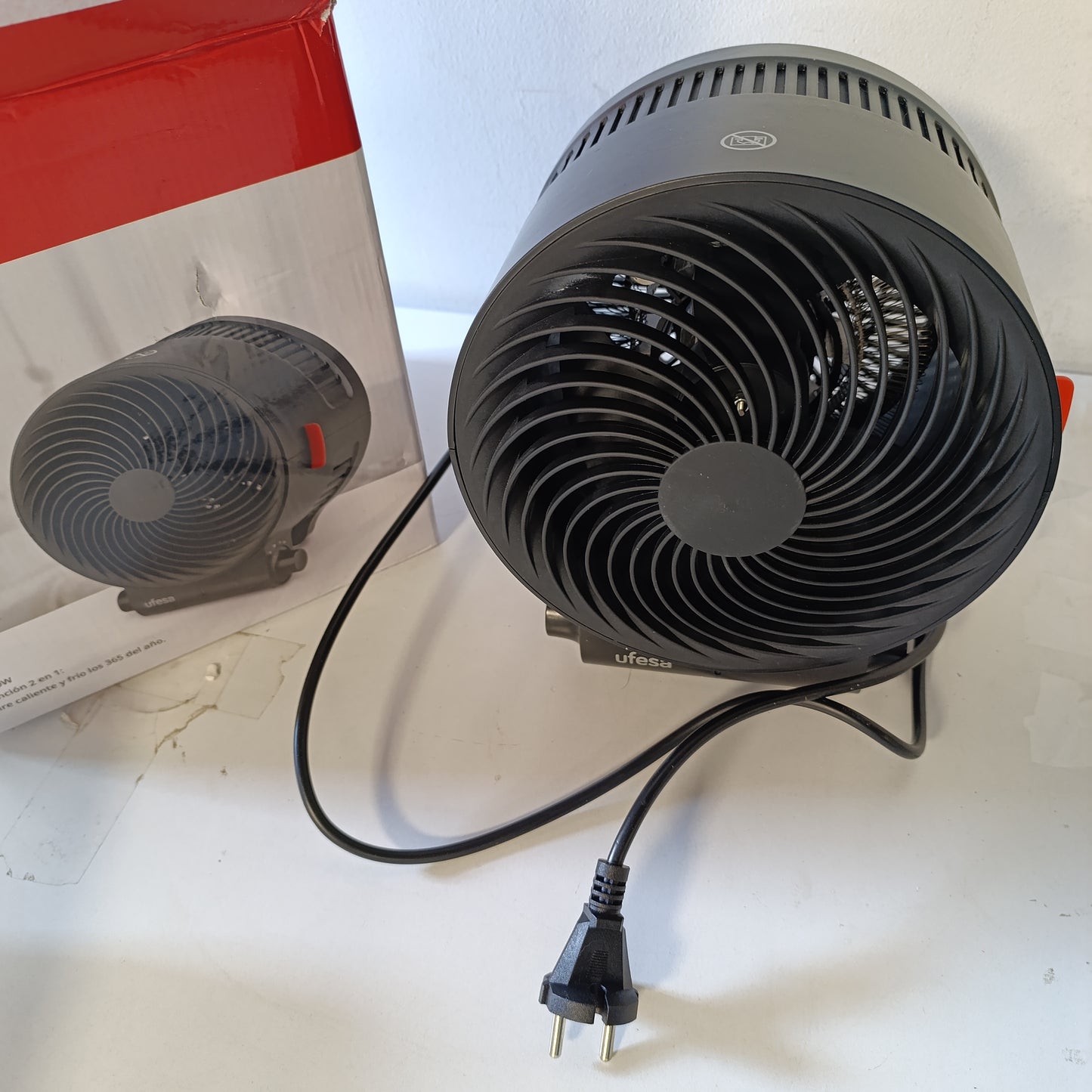 221636 - UFESA Ngrohës me ventilator Atlas Neo 2000W, 3 nivele fuqie, termostat i rregullueshëm, mbrojtje nga mbinxehja, trup ABS rezistent ndaj zjarrit