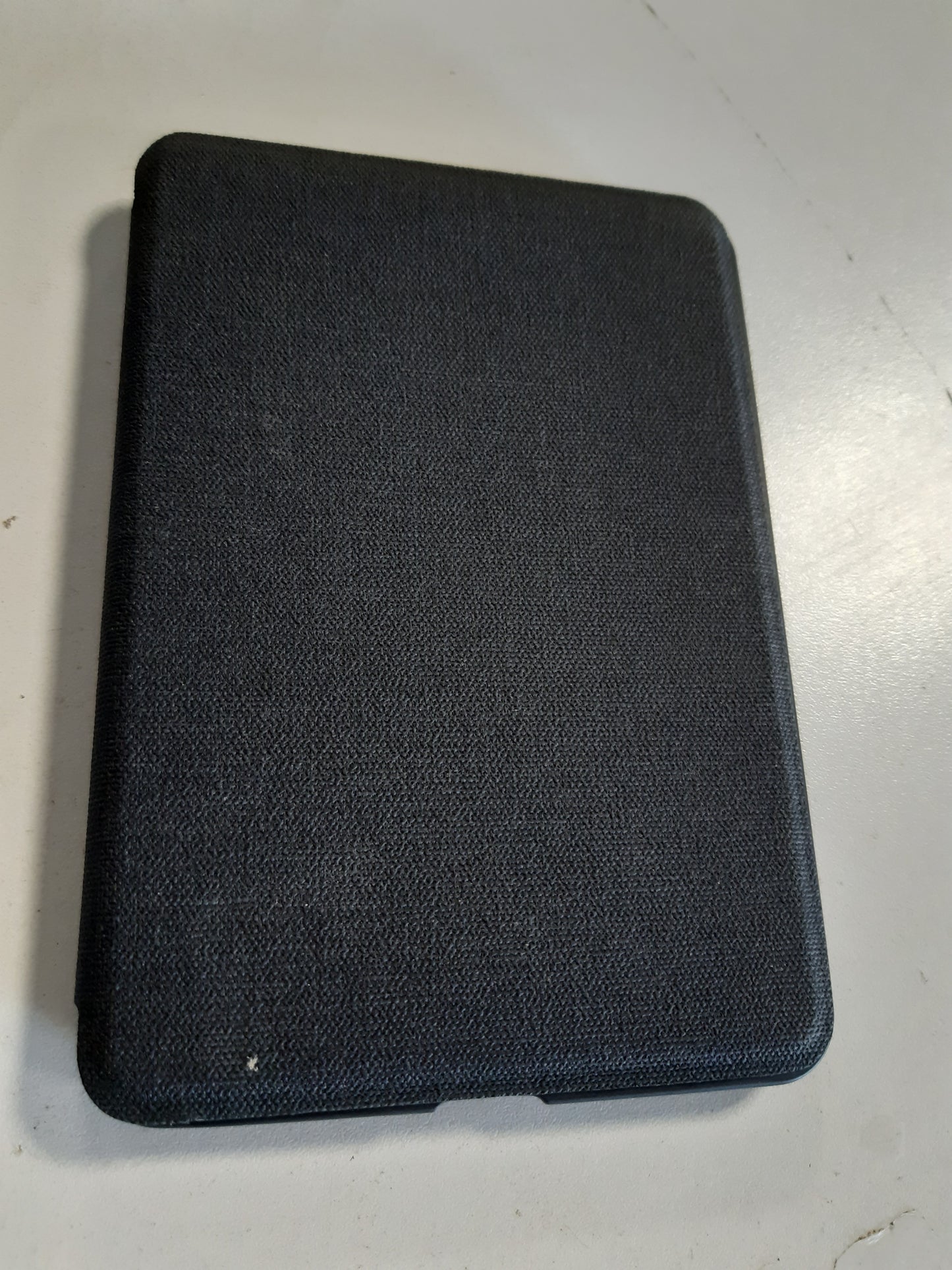 268964 - KINDLE Kutia për Gjeneratën e 11-të 2024, 6-inç, me Rrip Dore, Funksion Automatik Zgjim/Gjumi, Modeli RS23CV/C2V2L3