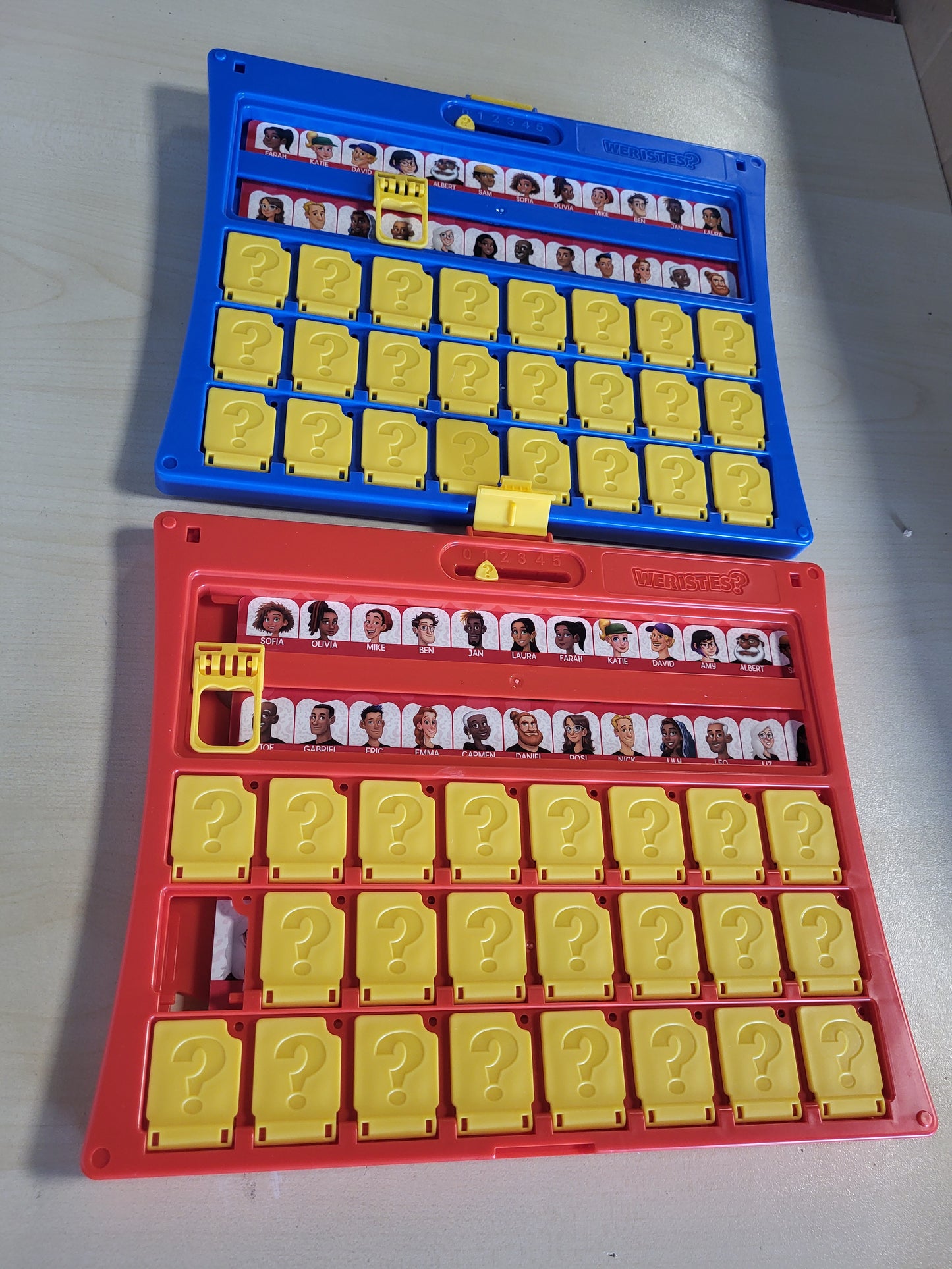 222769 - HASBRO GAMING Guess Who? Lojë Tavoline për Fëmijë 6 vjeç e lart, për 2 Lojtarë