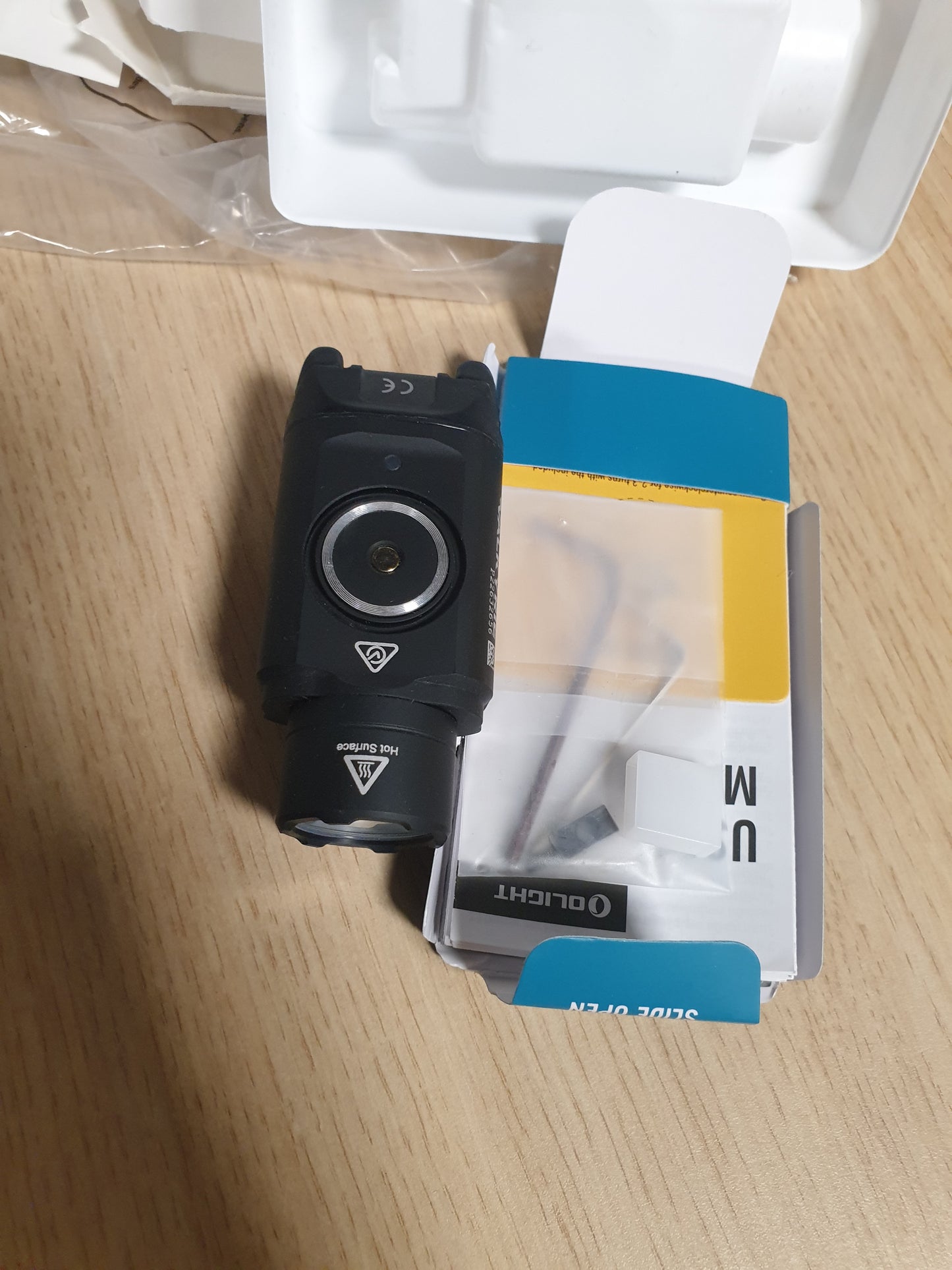231099 - OLIGHT Dritë dore taktike PL-3R Valkyrie 1500 Lumen, 205M, e rikarikueshme, dy mënyra ndriçimi, e pajtueshme me shina GL dhe Picatinny