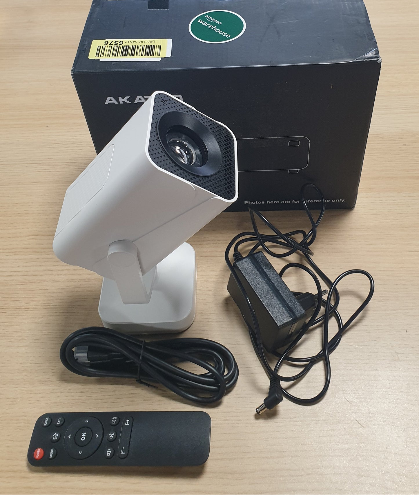 268316 - AKATUO Mini Projektori Mbështet 4K 1080P, Korrigjimi Automatik i Keystone, Rrotullim 270°, Bluetooth, WiFi6, Portativ, i Kompatibil me Telefon, HDMI/TV Stick/Laptop
