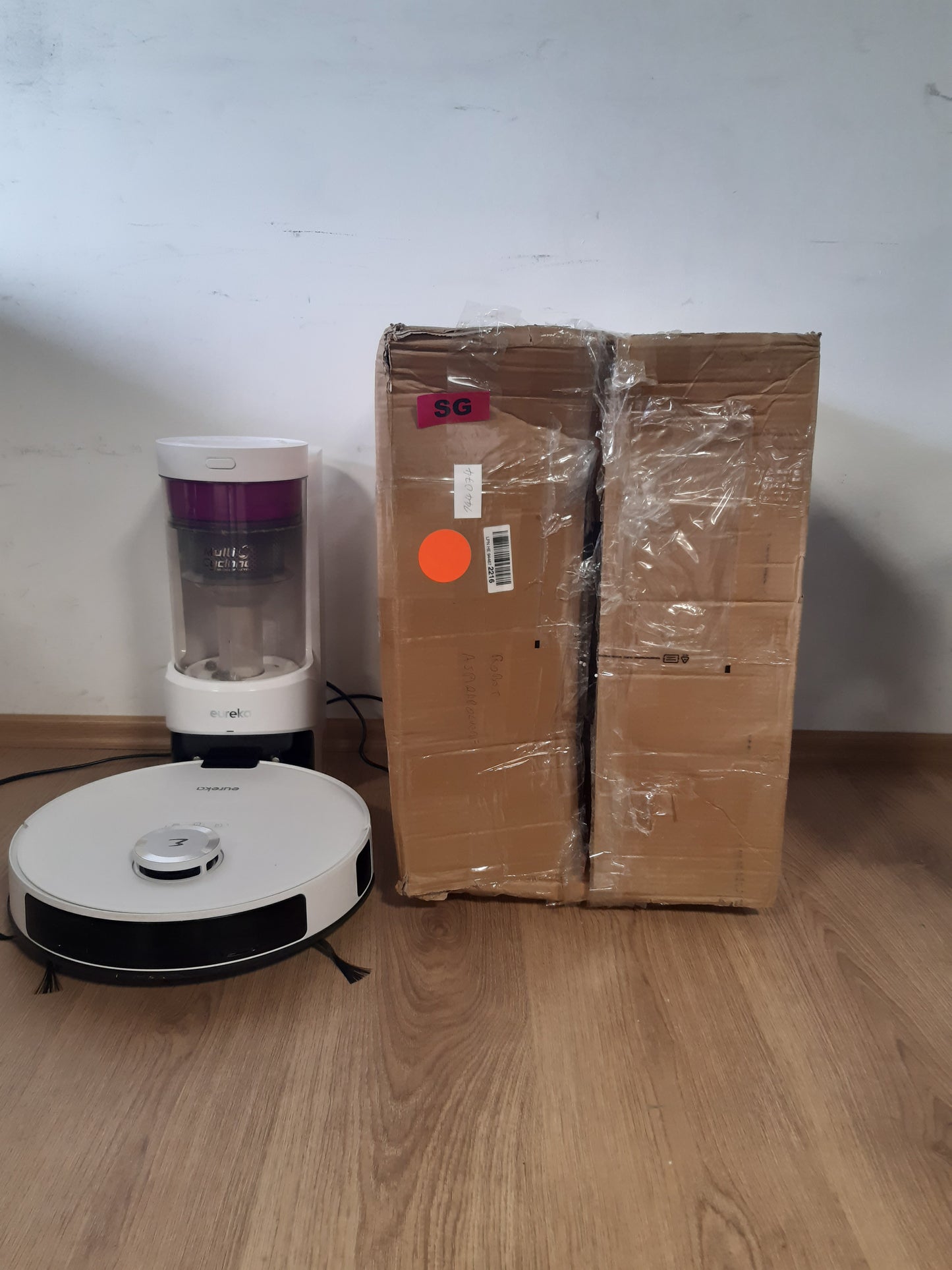 144074 - EUREKA Fshesë Robotike NERE10s, 4000Pa, Stacion i Lidhjes, Mbledhje Automatike e Pluhurit, Navigim LiDAR, Bateri e Zgjatur 180 Minuta, WiFi/APP, Pastrim i Lehtë për 45 Ditë