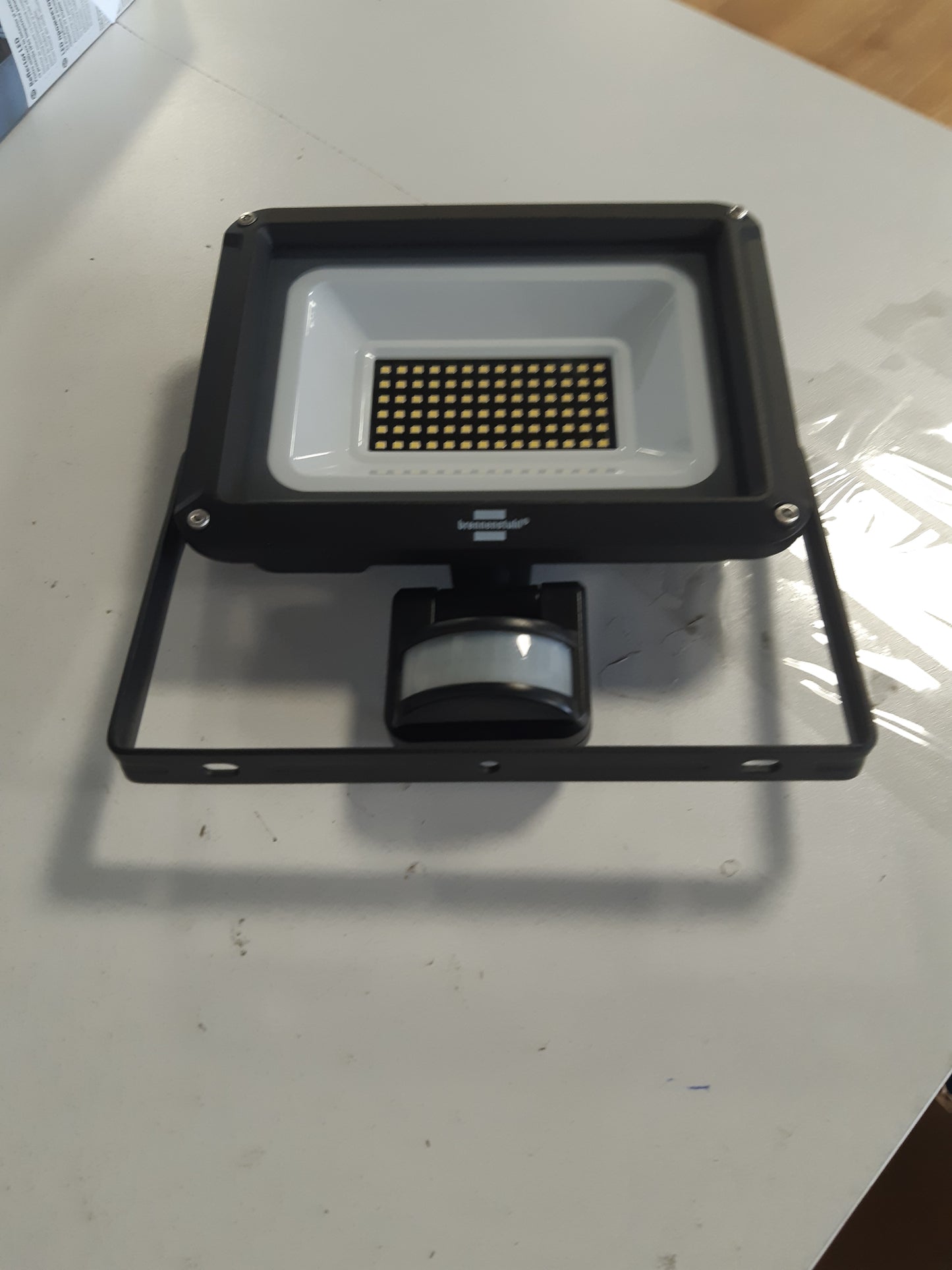195294 - BRENNENSTUHL Dritë e Jashtme LED JARO 7060 P, IP65, 50W, 5800lm, 6500K, me Detektor Lëvizjeje dhe Sensor Muzgu