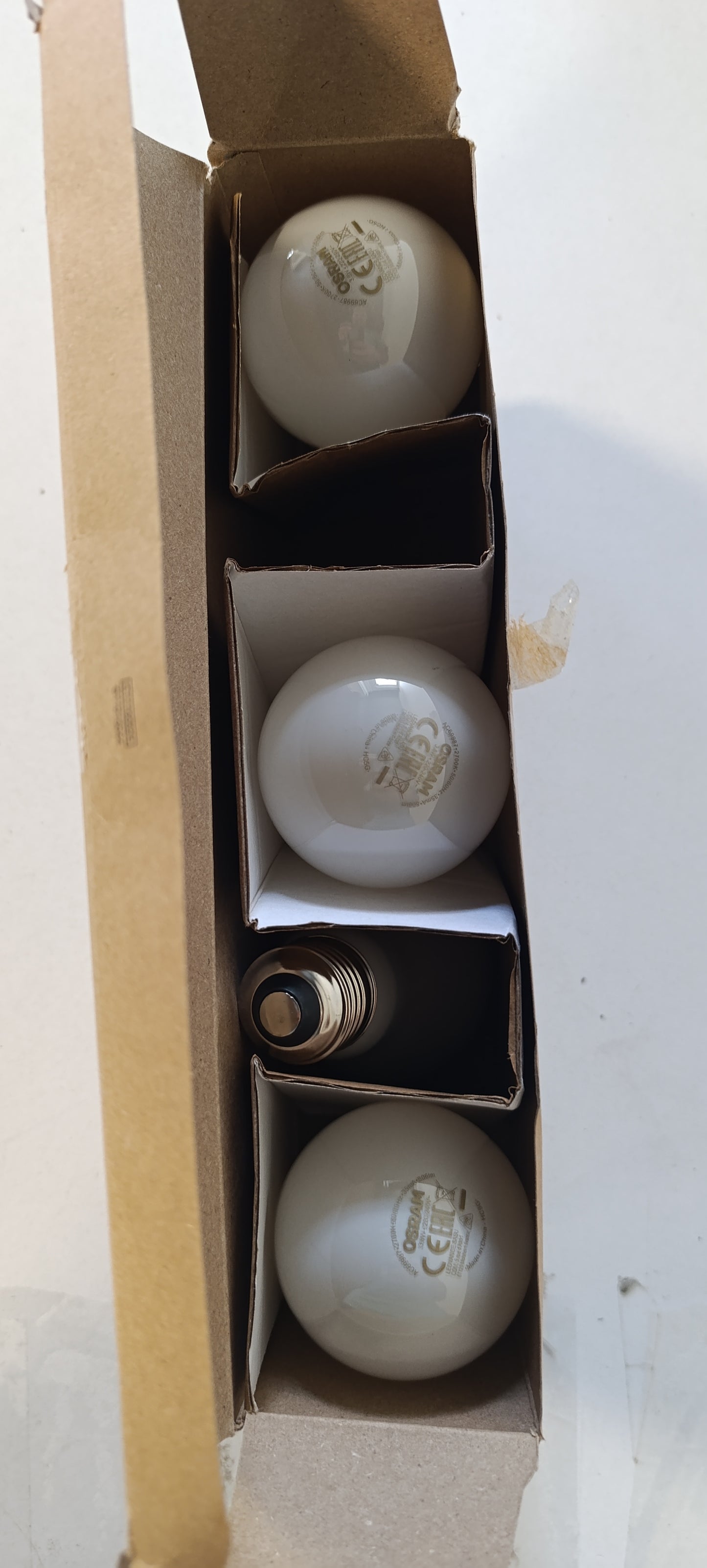 223201 - OSRAM Llambat LED, 5 llamba, 60W zëvendësim, E27, 2700K, xham i mbuluar me acar, klasë efikasiteti A