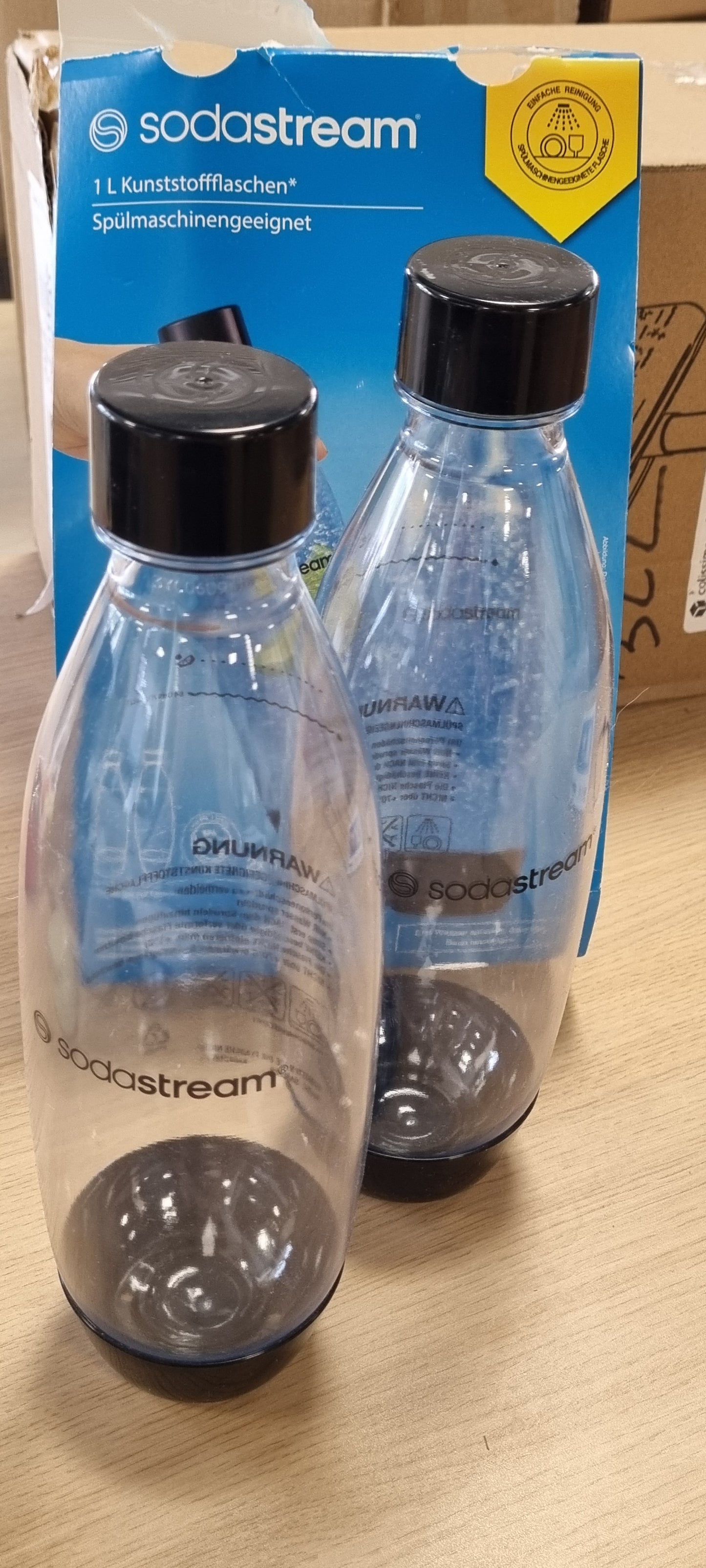 257551 - SODASTREAM Fuse – 2 shishe uji të ripërdorshme 1 L, të sigurta për larje në enëlarëse, të pajtueshme me Gaia, Duo, E-Duo, Spirit, Terra, E-Terra, Art, Enso, Power, Easy, One Touch, E zezë