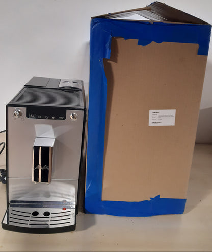 100396 - MELITTA E 950-103 Caffeo Solo - Makinë Kafeje Automatike, Kapacitet për 2 Filxhanë, Materiali Plastikë, Ngjyra Argjendi dhe e Zezë