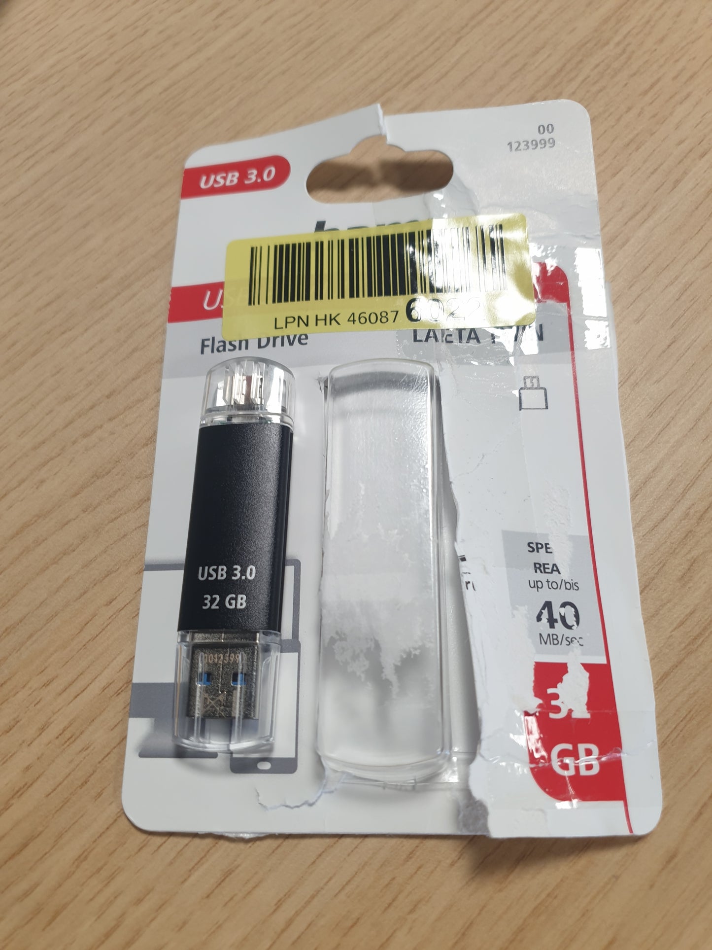 266954 - HAMA LAETA NJËSI FLASH USB 3.0 - 32GB, SHPEJTËSI DERI NË 40MB/S, ME LIDHËS USB-A DHE MICRO USB, PËR PC/MAC/TABLET DHE SMARTPHONE - GRI