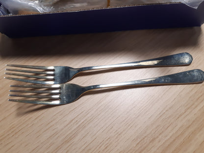 177925 - TARGZIER Set Takëmesh për 6 Persona, Enë Tavoline prej Çeliku Inox, 30 Pjesë, Ngjyrë Ari Shampanje, Përfshin Thikë, Pirun dhe Lugë, Me Shkëlqim të Lartë, e Lëmuar, Mund të Lajet në Lavastovilje