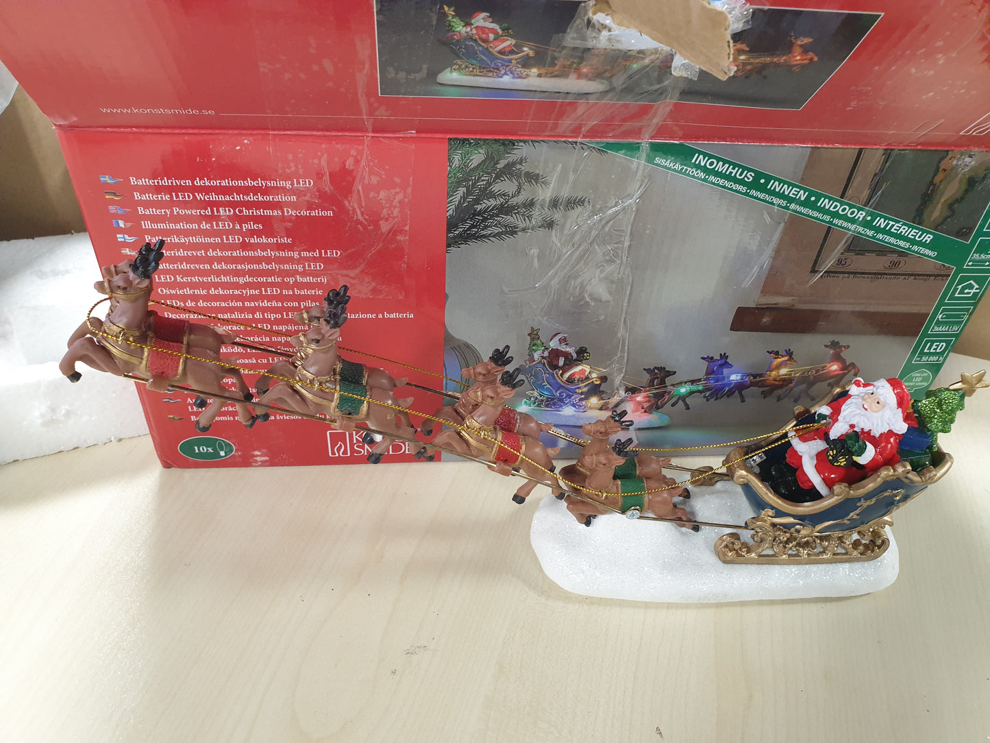 175573 - KONSTSMIDE LED Skenë me Babagjyshi në Sajë dhe Renë, 10 Dioda, Funksionon me Bateri, Përdorim Brenda, Modeli 4205-000, Shumëngjyrëshe