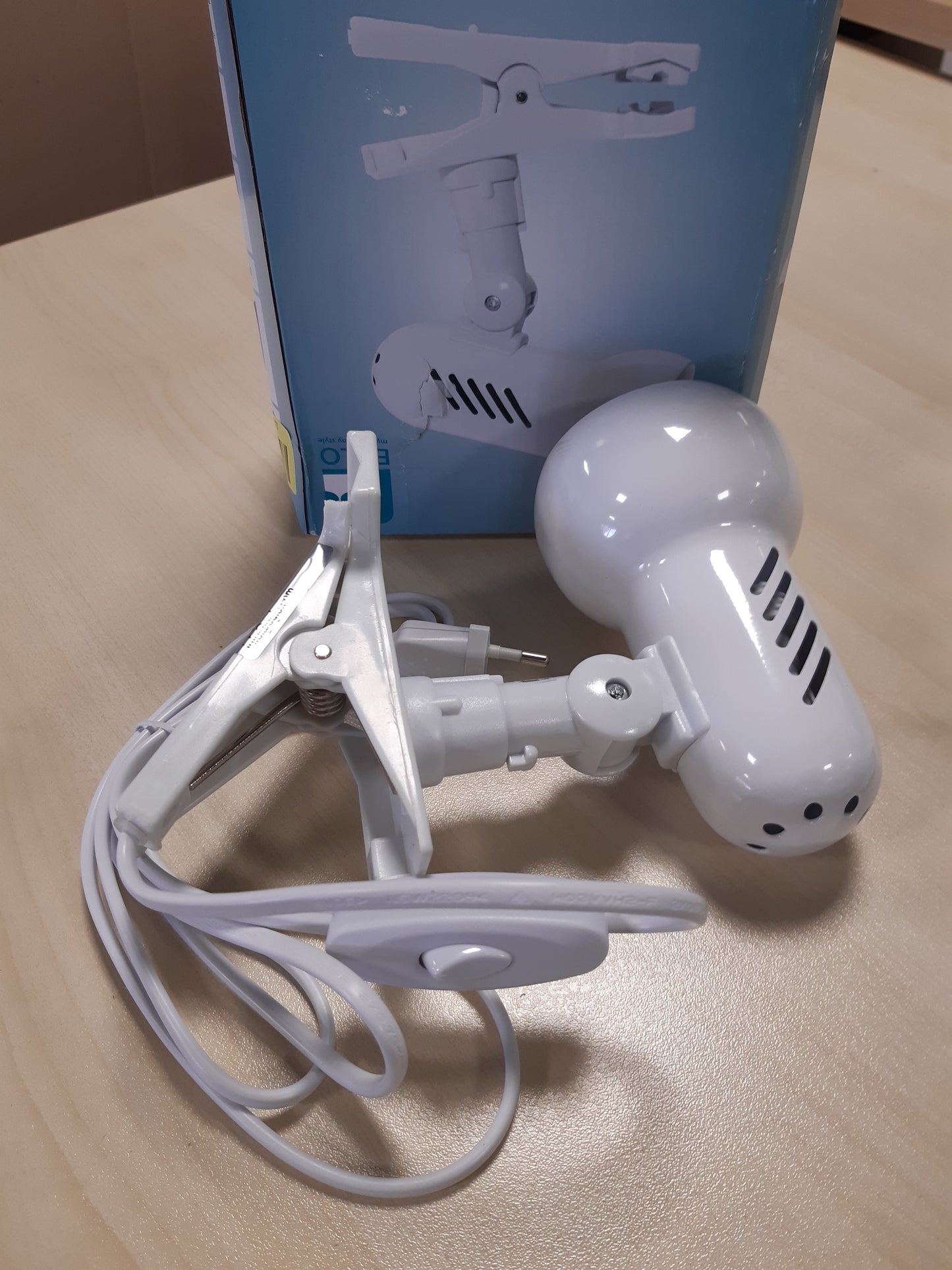 209834 - EGLO MANHATTAN Llambë Leximi me Kapëse, Llambë Krevati dhe Tavolinë prej Metali dhe Plastike në Të Bardhë, Dritë Fokusi me Prizë E27