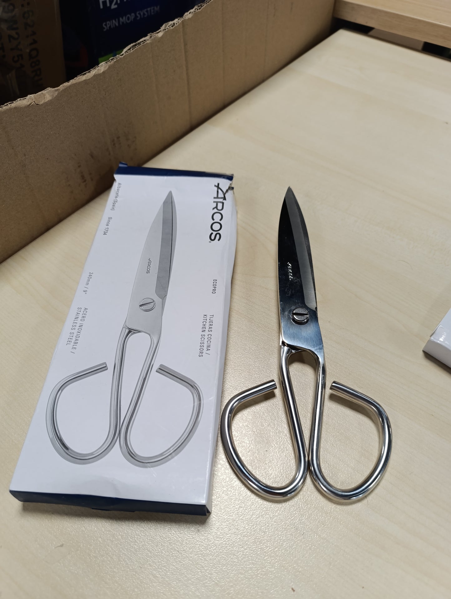 168573 - ARCOS ECO-PRO - Gërshëra Kuzhine prej Çeliku Inoks, 240mm, me Doreza prej Çeliku Inoks - Ngjyrë Argjendi
