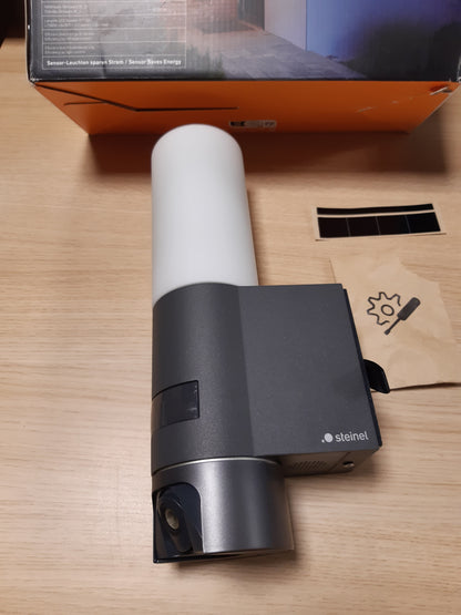 157018 - STEINEL - Dritë LED e Jashtme L 625 CAM SC me Kamerë Mbiqëyrjeje 2K, Interfon, Detektor Lëvizjeje, Wi-Fi 6 me Dy Banda, Xham Opal, Material Alumini, Ngjyrë Antracit