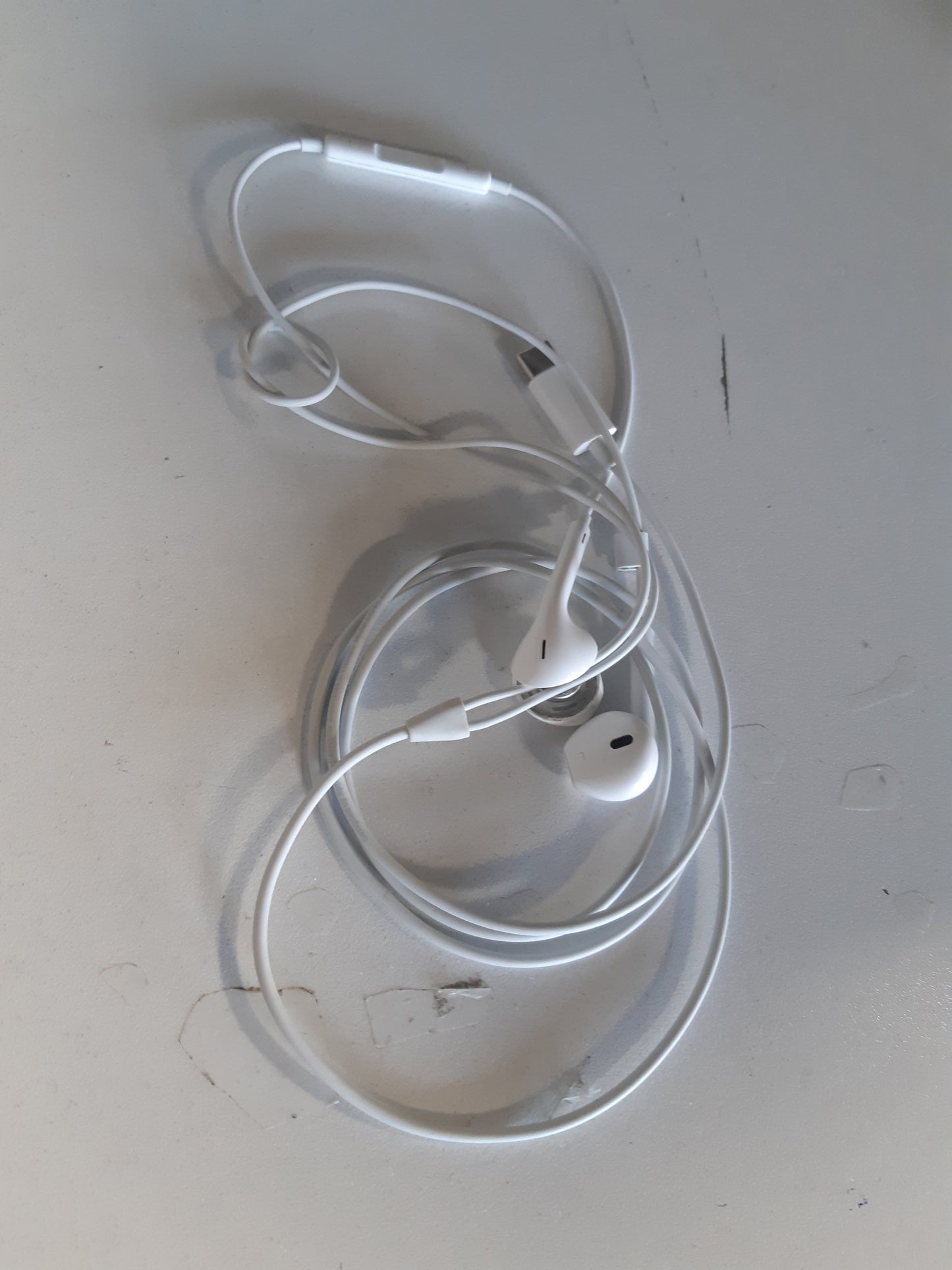 268786 - APPLE Kufje USB-C