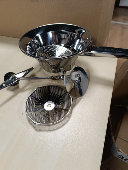 245974 - MULLI MANUAL PERIMESH MOULINEX CLASSIC, ÇELIK INOX, MODEL I VOGËL, I SIGURT PËR LAVASTOVILJE, PRODHUAR NË FRANCË A40106