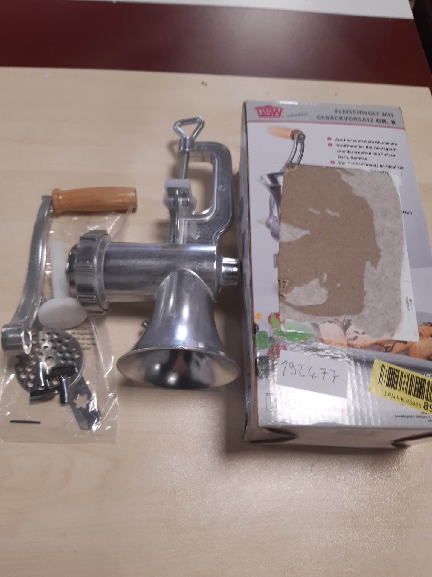 192477 - GSW - Mulli Mishi Nr. 8, me Teh dhe Pllakë Bluarjeje prej Çeliku Inox, Përfshire Aksesorin e Brumit dhe Shtytësin, Materiali: Alumini, Ngjyra: Argjendi
