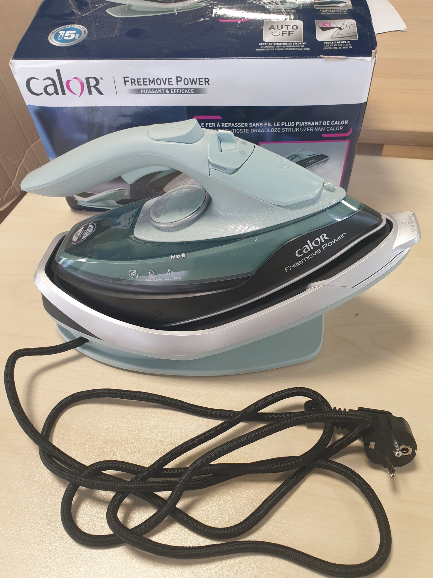 217106 - HEAT Hekur me avull pa tel Freemove Power, 2600W, Rrjedhje e vazhdueshme 40g/min, Presje 220g/min, FV6672C0