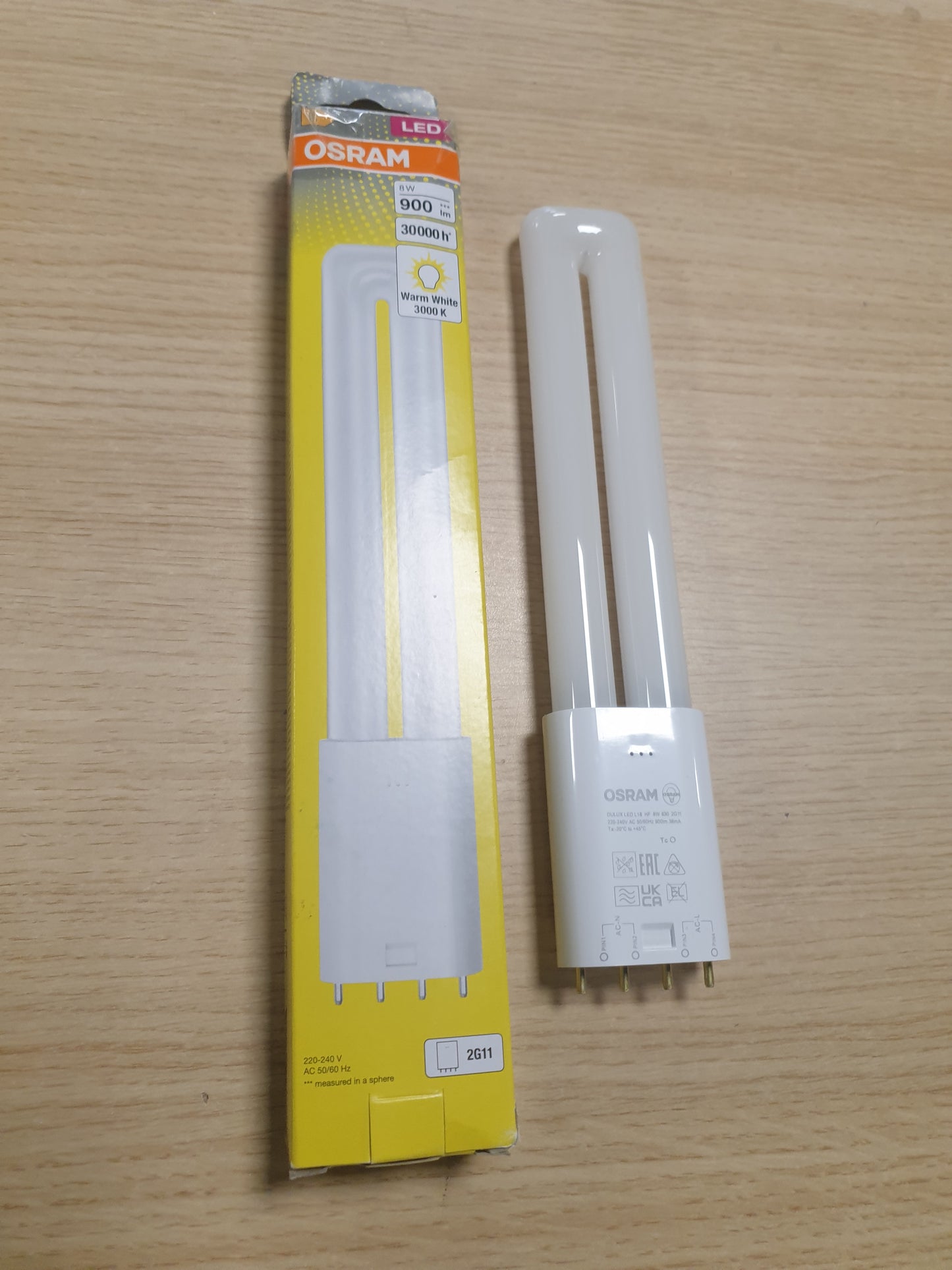 185908 - OSRAM Llambë LED DULUX L18 për Prizë 2G11, 8 Vat, 900 Lumen, E Bardhë e Ngrohtë (3000K), Zëvendësim për Llambat Konvencionale 18W Dulux