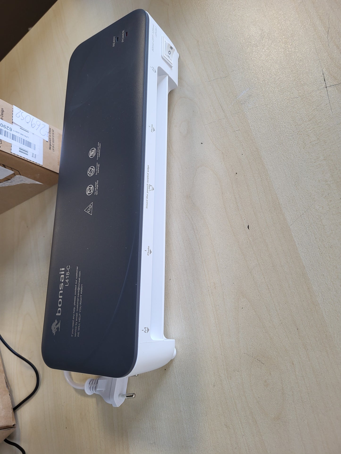 269052 - LAMINATOR BONSAYI A4, Teknologji Anti-Bllokim, laminim 80-125 mikronë, ideal për shkolla, zyra dhe shtëpi, model L418-C