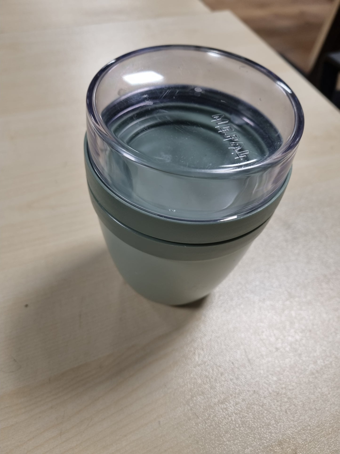 242024 - Mepal Filxhan për musli, filxhan praktik për kos, ndarje për kos dhe musli, 500 ml + 200 ml, i përshtatshëm për frigorifer, mikrovalë dhe lavastovilje