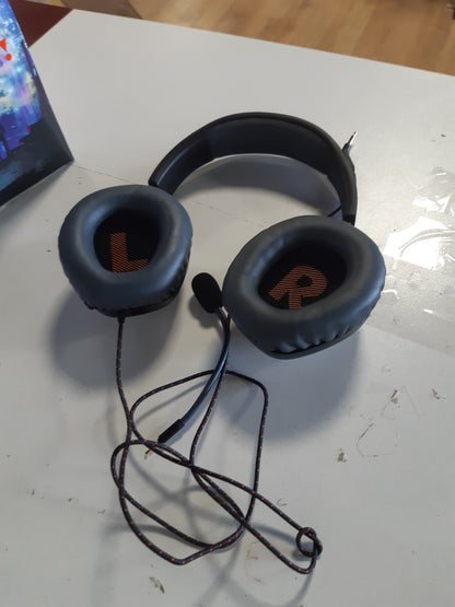 268370 - JBL QUANTUM 100 – Kufje për Lojëra me Tel, Mikrofon i Lëvizshëm, I Përputhshëm me Platforma të Shumëfishta, Ngjyra: E Zezë