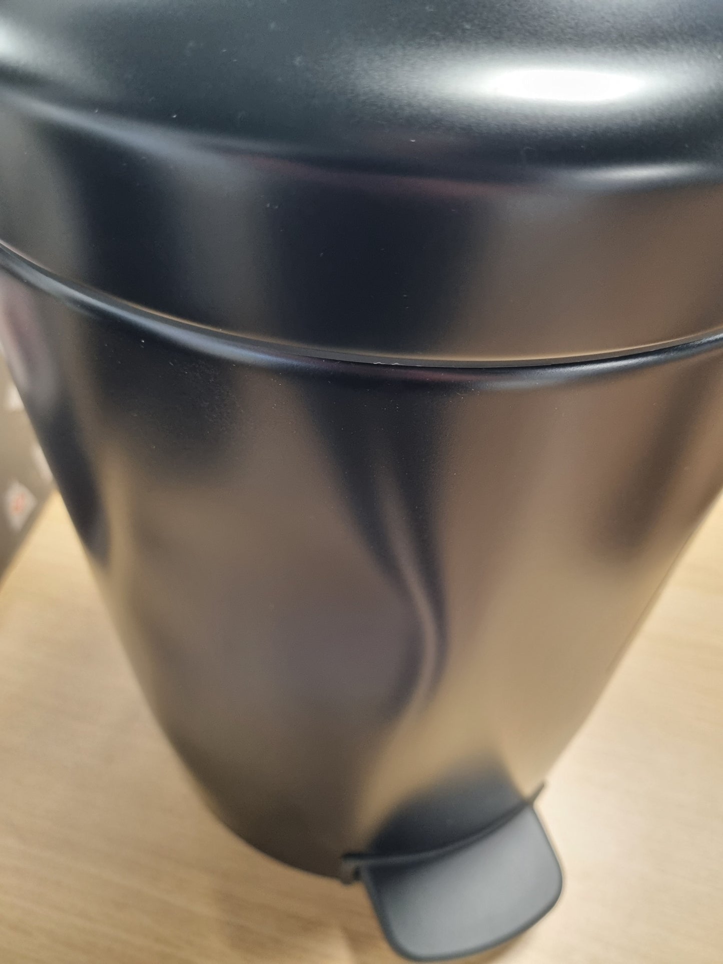 255266 - BRABANTIA Newicon Kosh plehrash me pedale dhe kovë plastike, 12L, E zezë mat